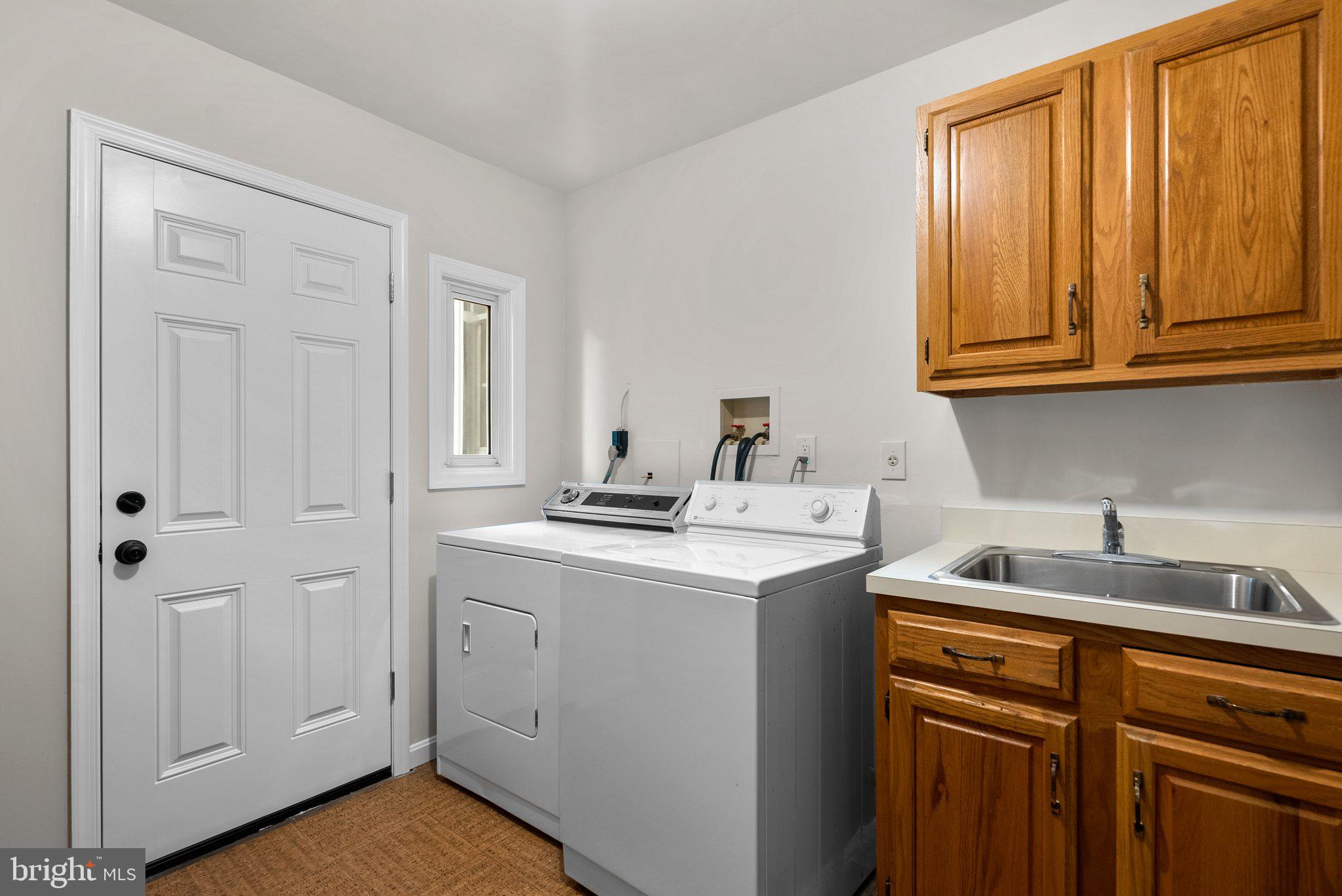 NAPLES MANOR - Residential