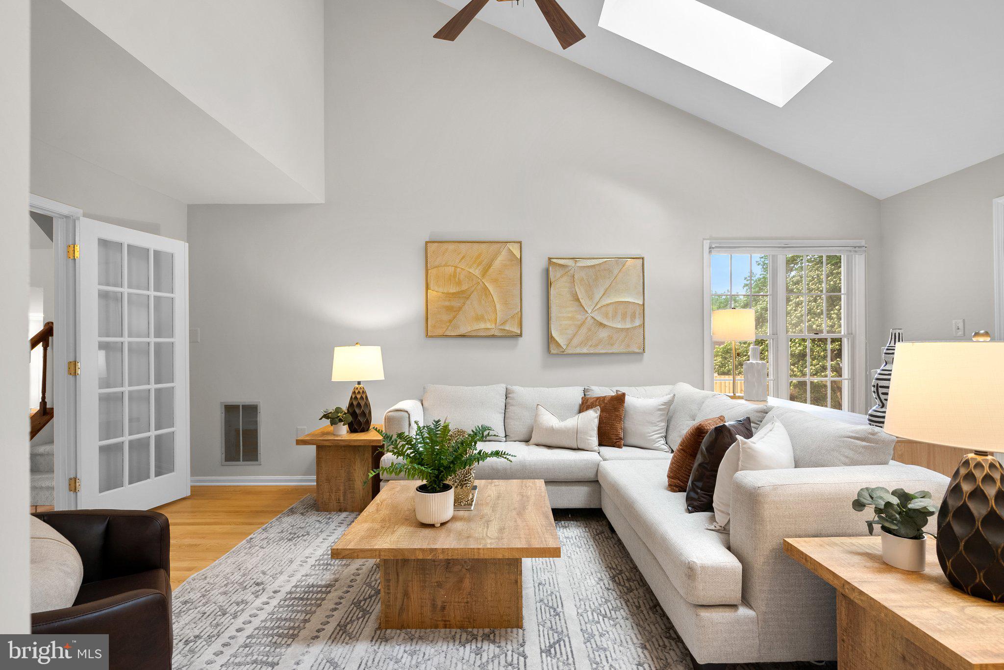 NAPLES MANOR - Residential