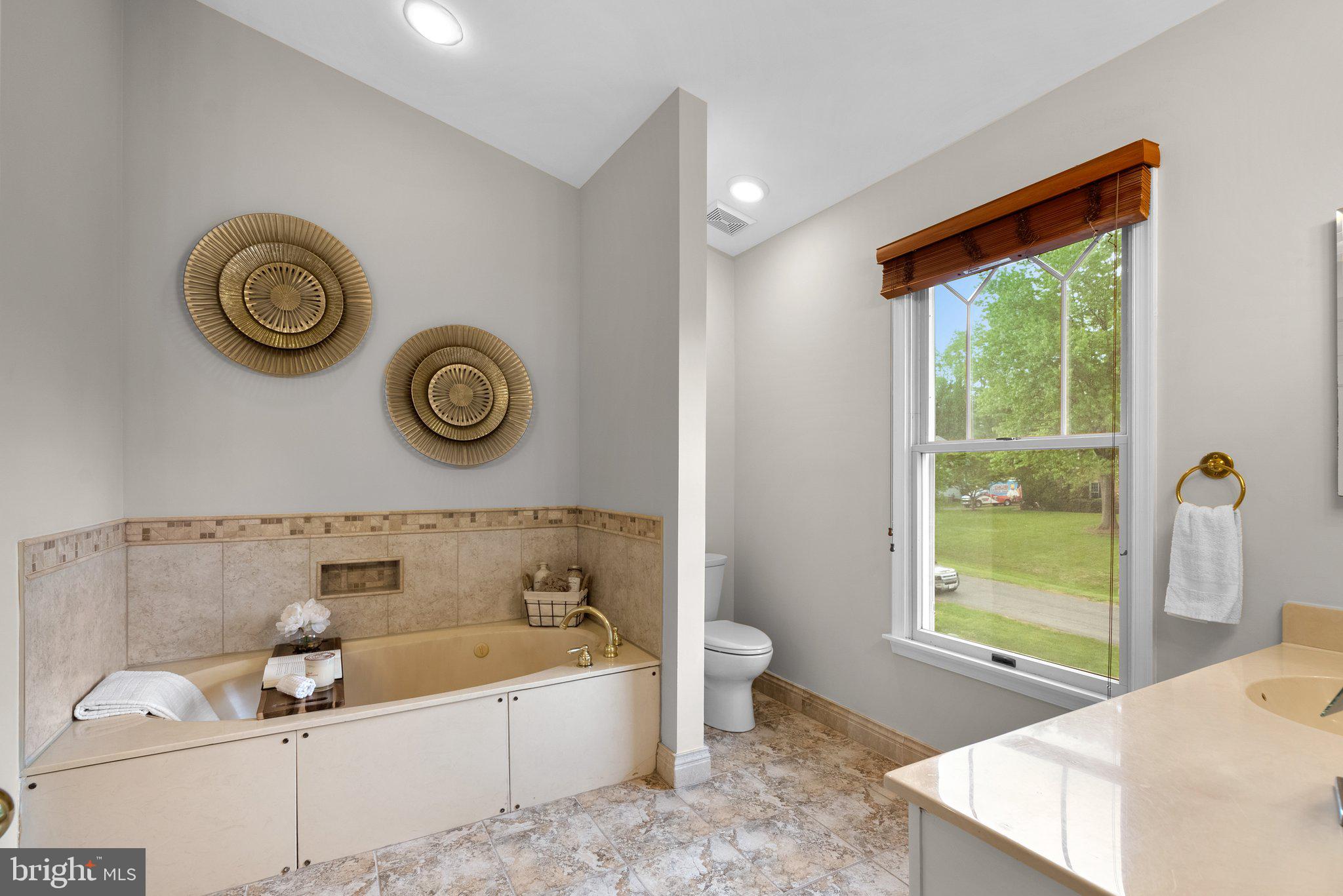 NAPLES MANOR - Residential