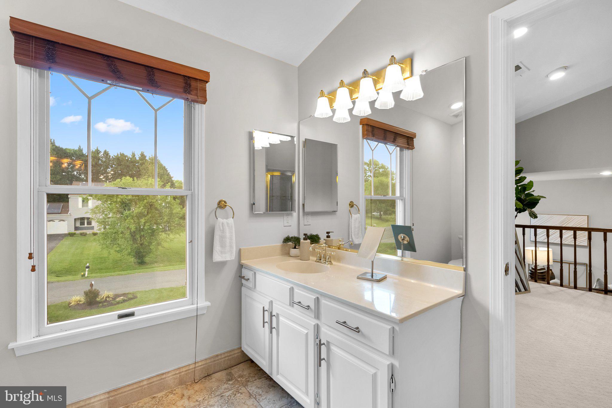 NAPLES MANOR - Residential