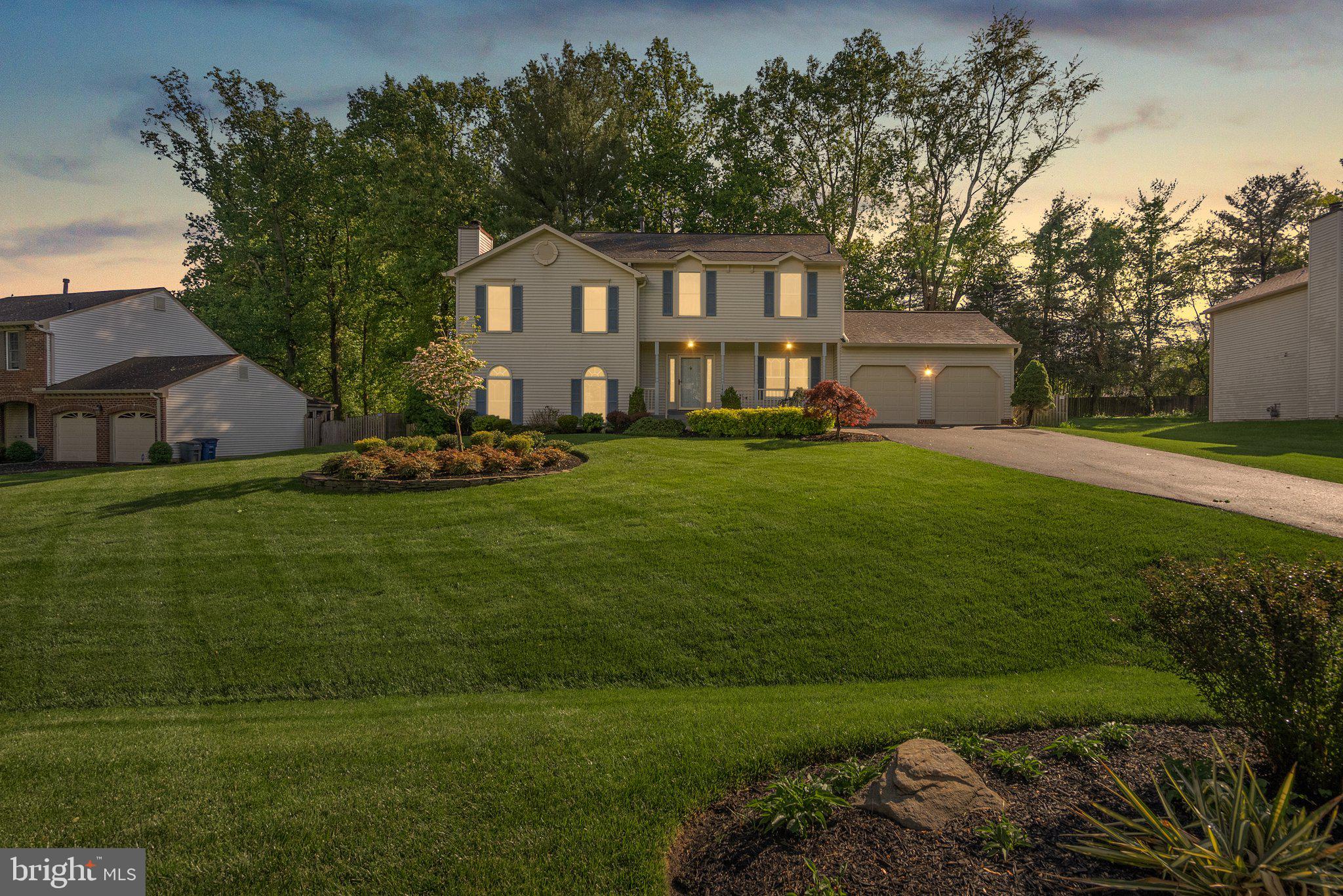 NAPLES MANOR - Residential