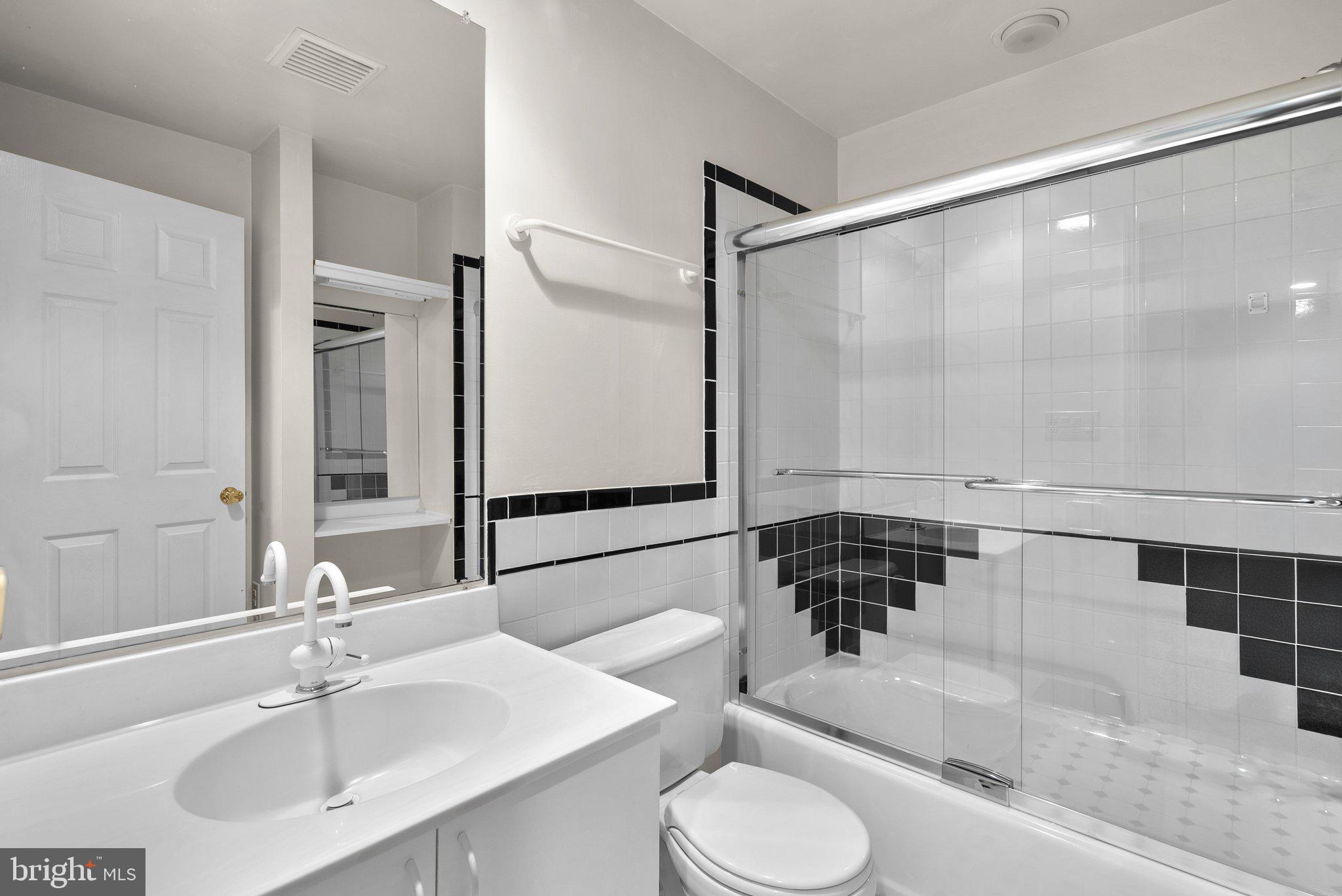 NAPLES MANOR - Residential