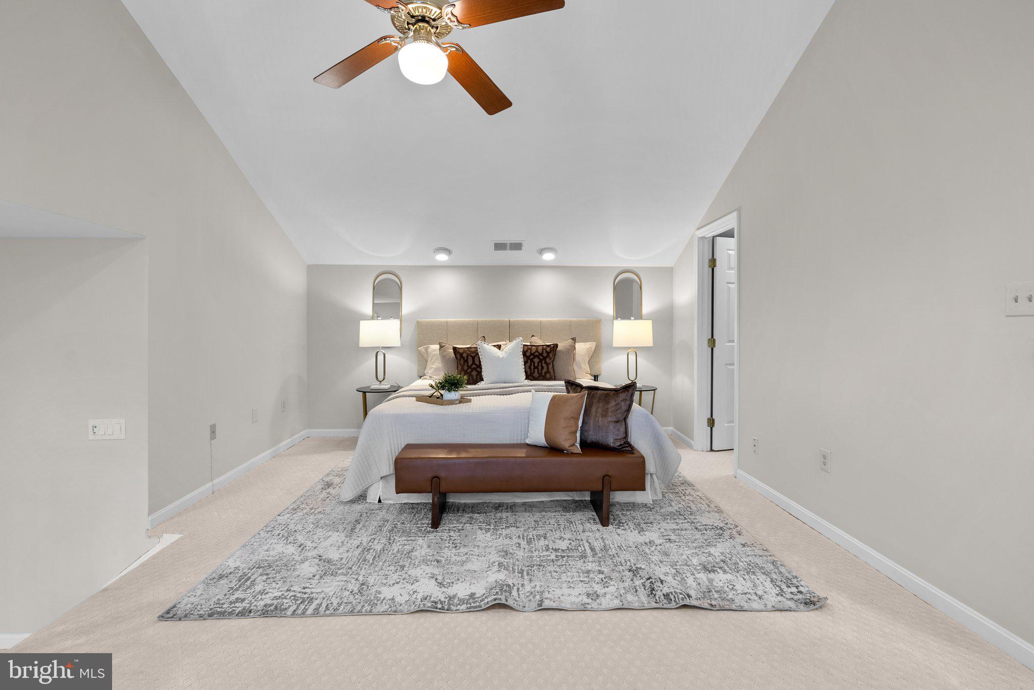 NAPLES MANOR - Residential