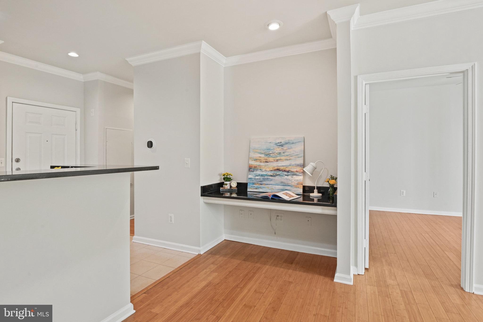 SAVOY AT RESTON TOWN CENTER - Residential