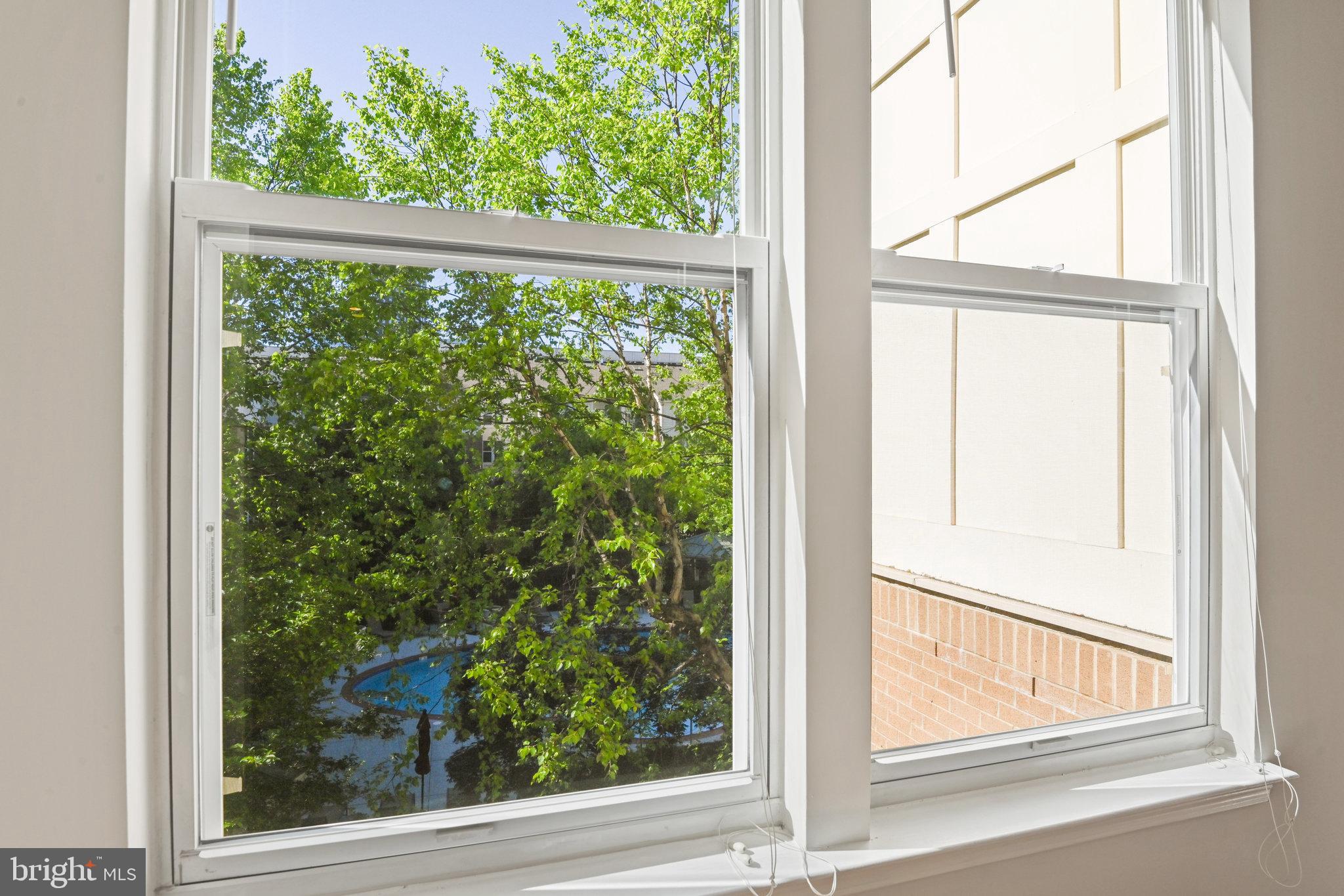 SAVOY AT RESTON TOWN CENTER - Residential