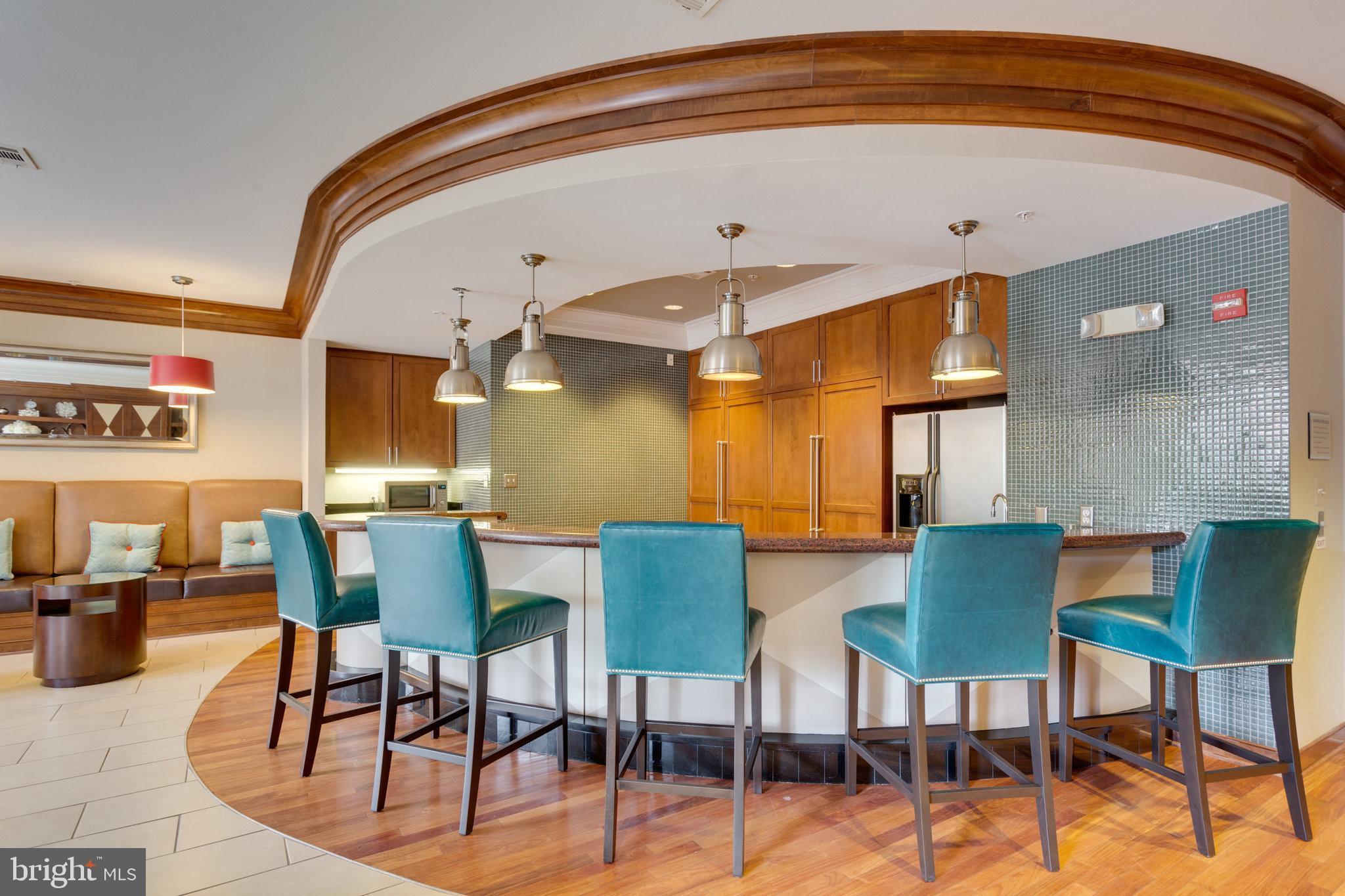 SAVOY AT RESTON TOWN CENTER - Residential