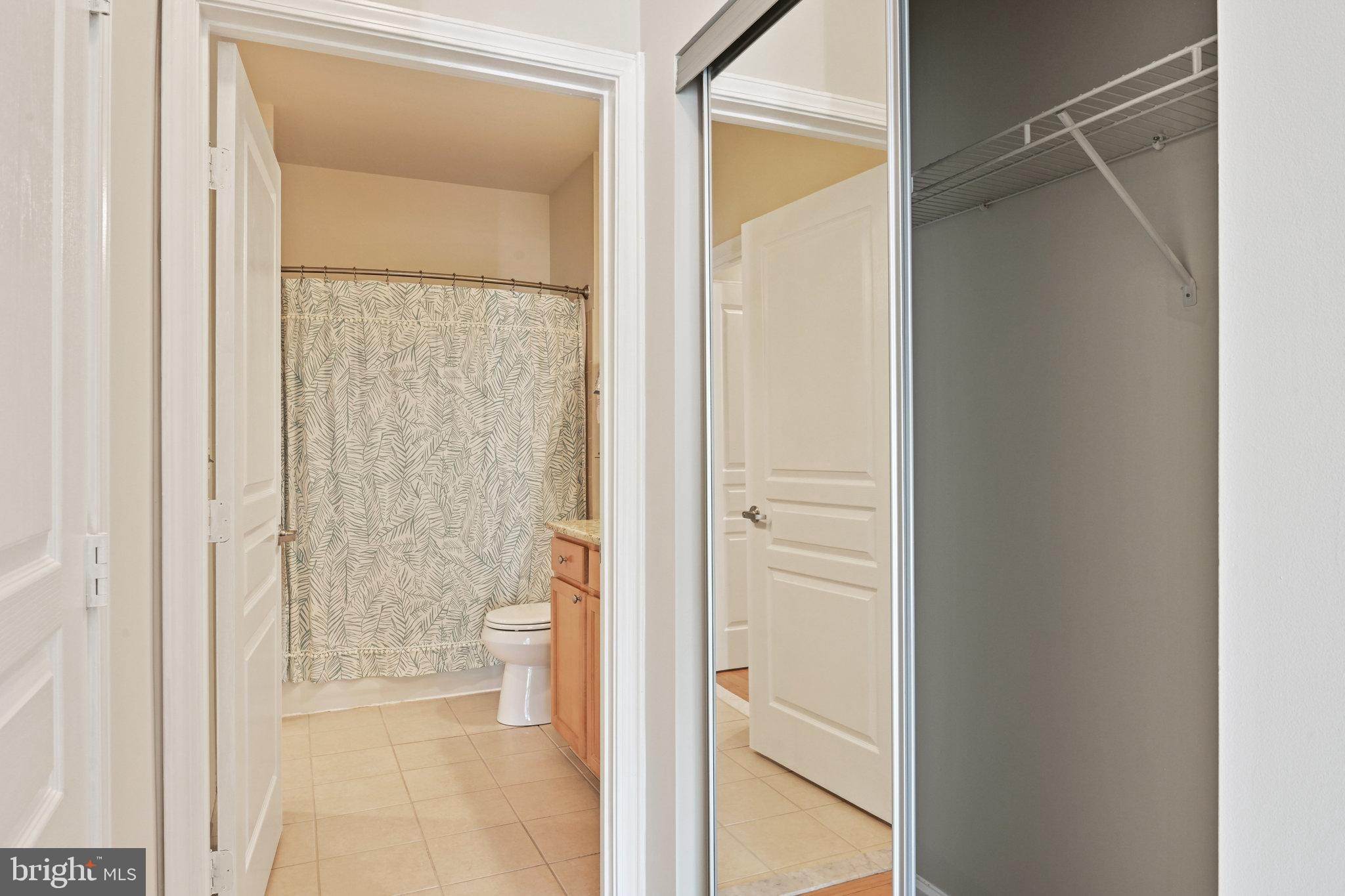 SAVOY AT RESTON TOWN CENTER - Residential