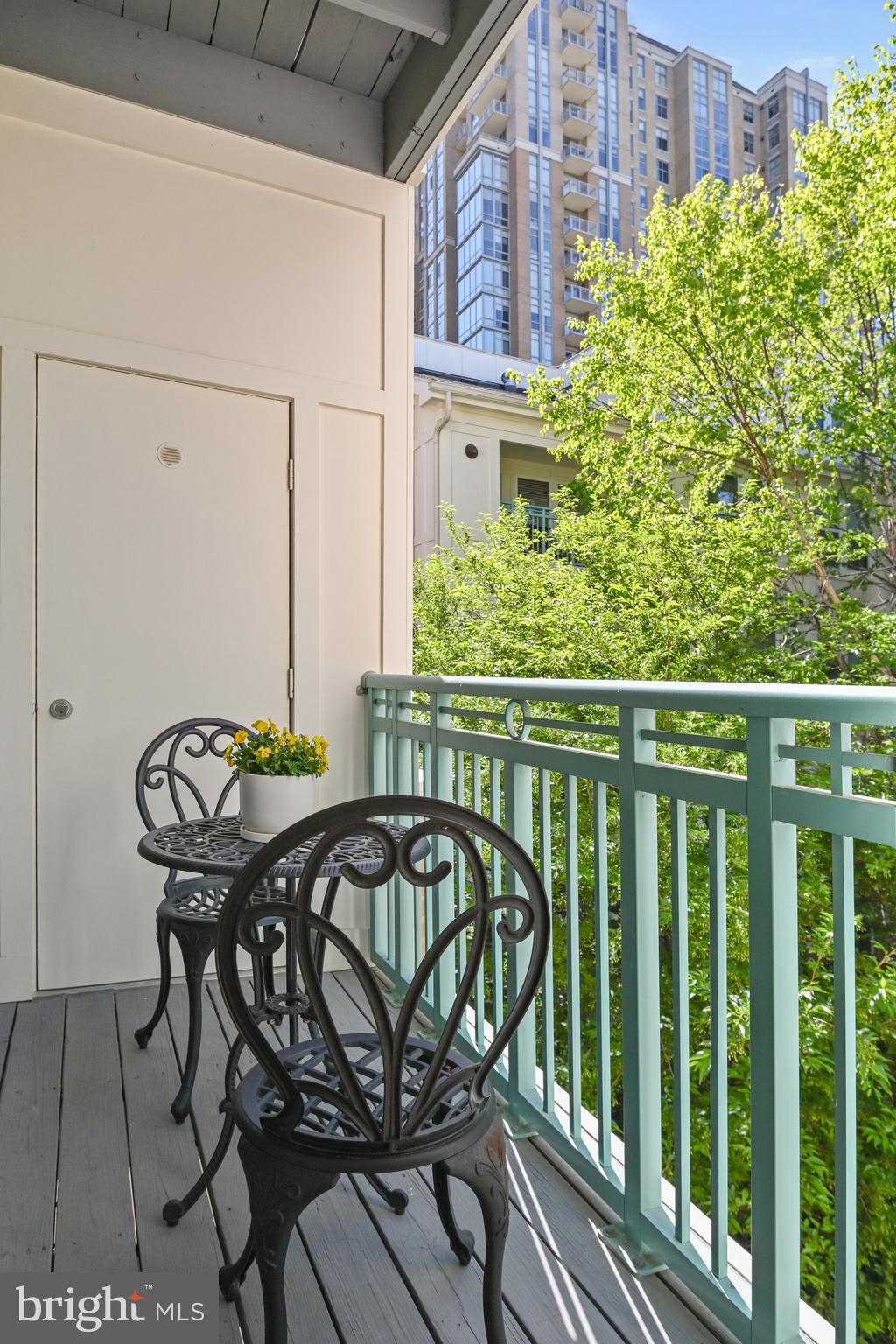 SAVOY AT RESTON TOWN CENTER - Residential