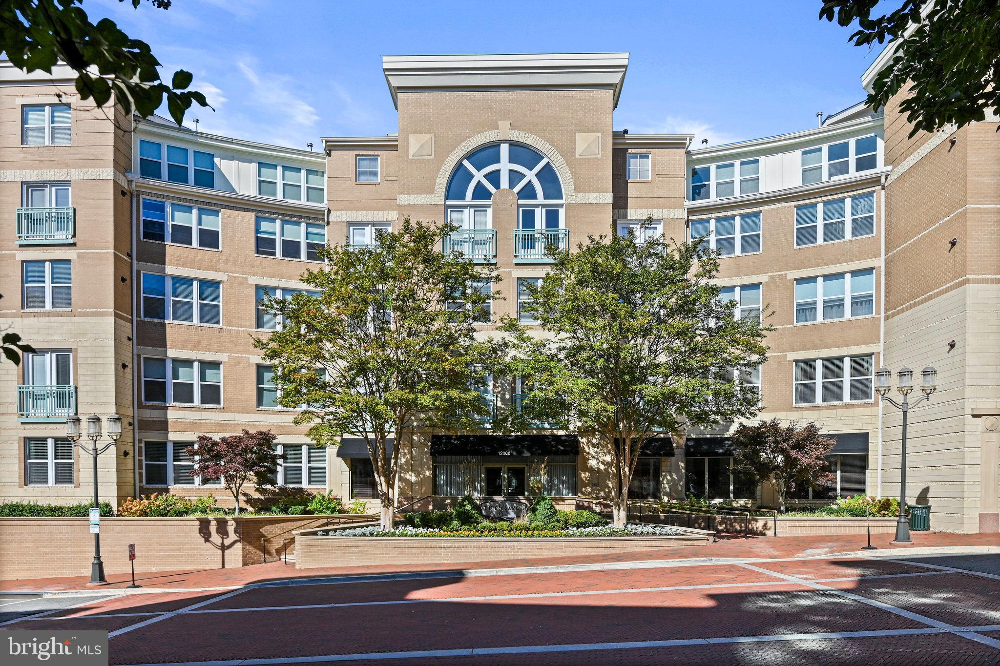 SAVOY AT RESTON TOWN CENTER - Residential