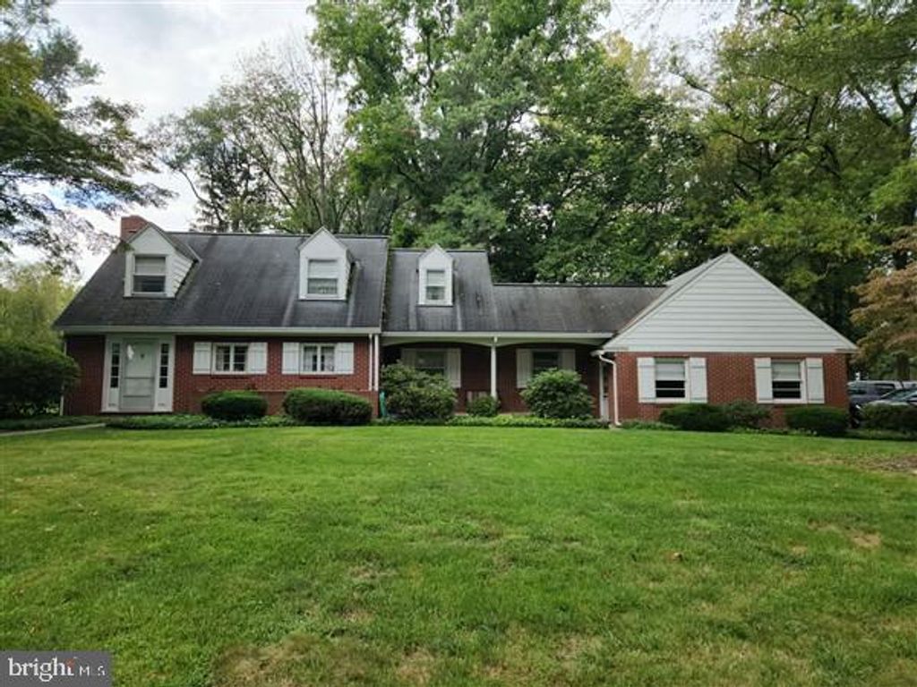 Photo of 26 Conestoga Woods Road, Lancaster, PA 17602 (MLS # PALA2042426)