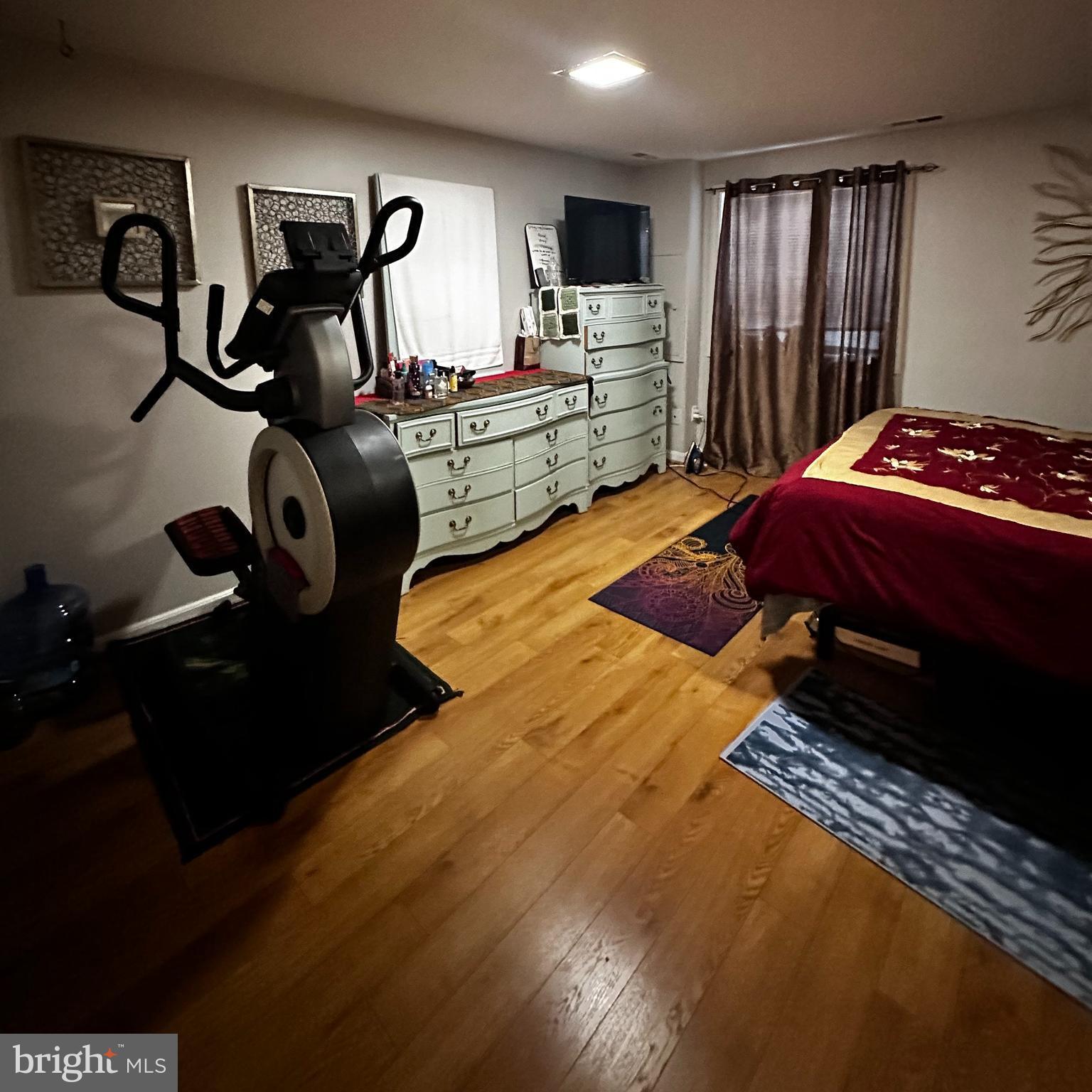 ESSEX PLACE - Residential