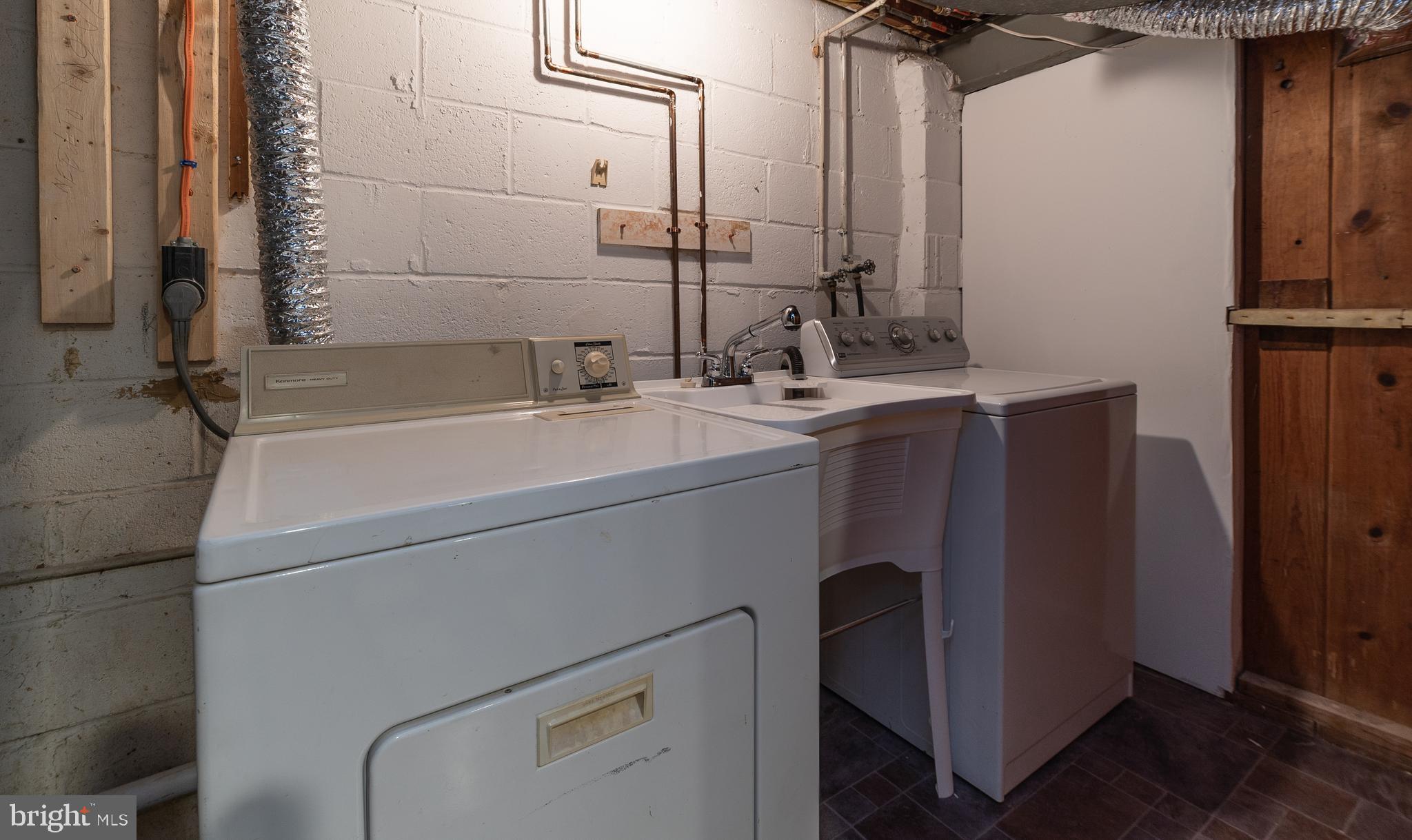 ROGNEL HEIGHTS - Residential