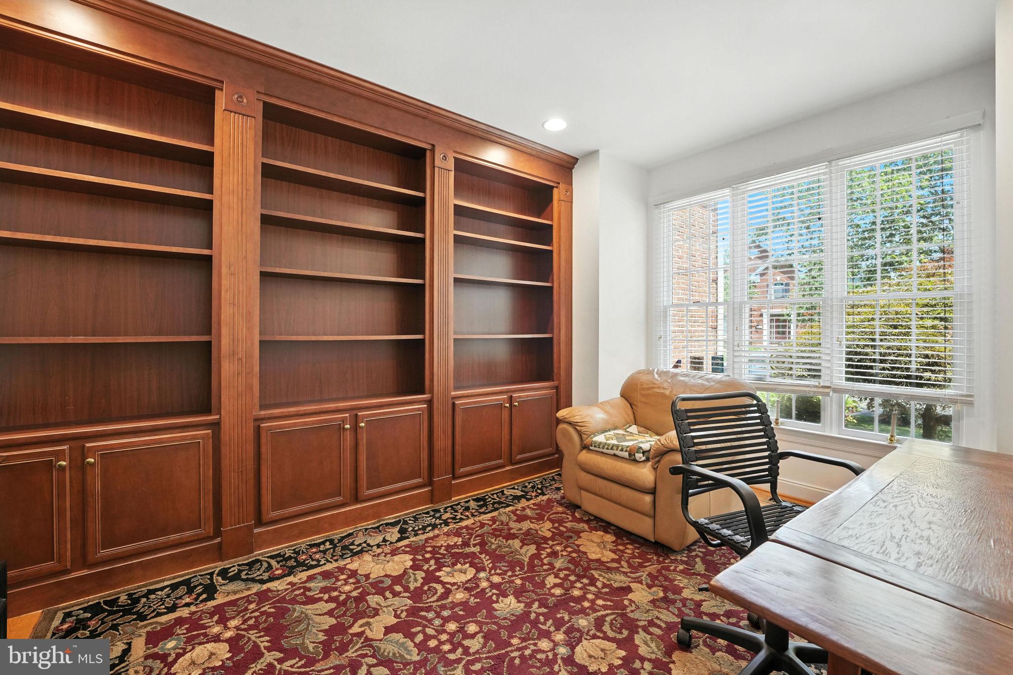 SOUTH RIDING - Residential