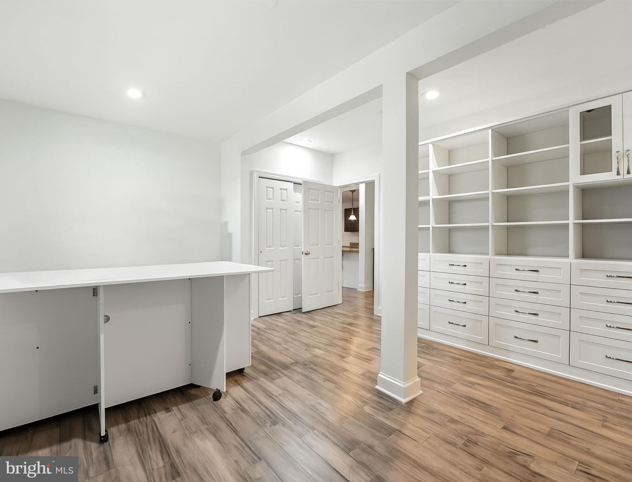 SOUTH RIDING - Residential