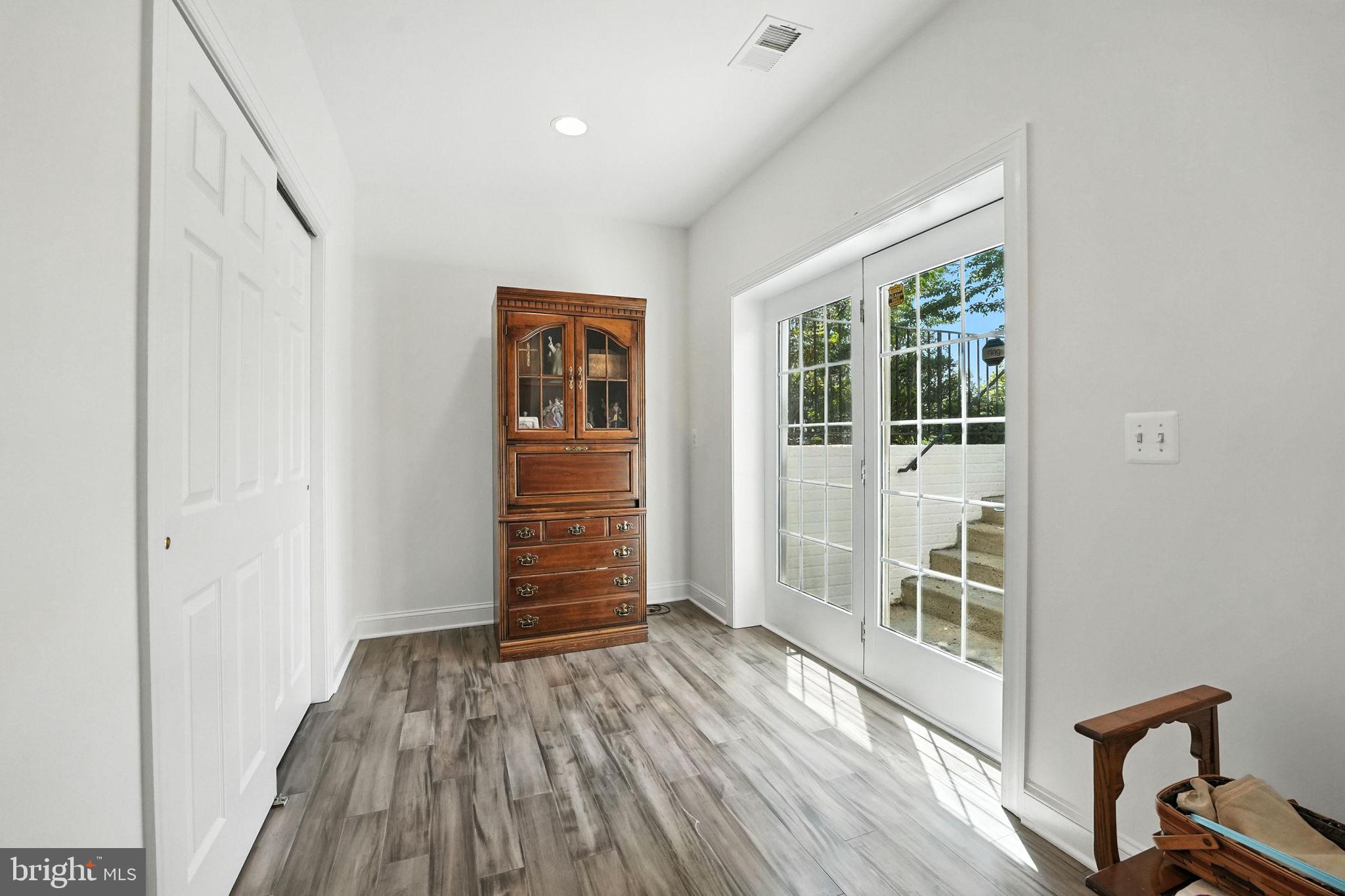 SOUTH RIDING - Residential