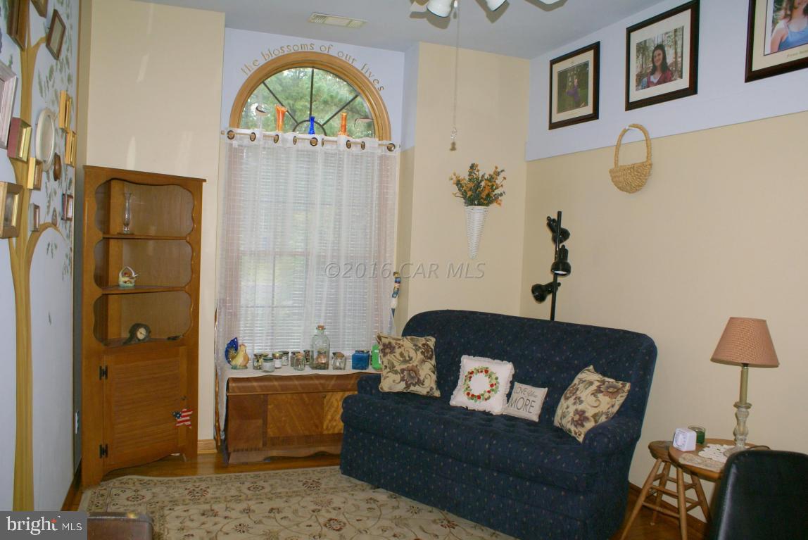 PEMBERTON PONDS - Residential