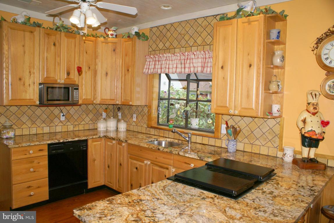 PEMBERTON PONDS - Residential