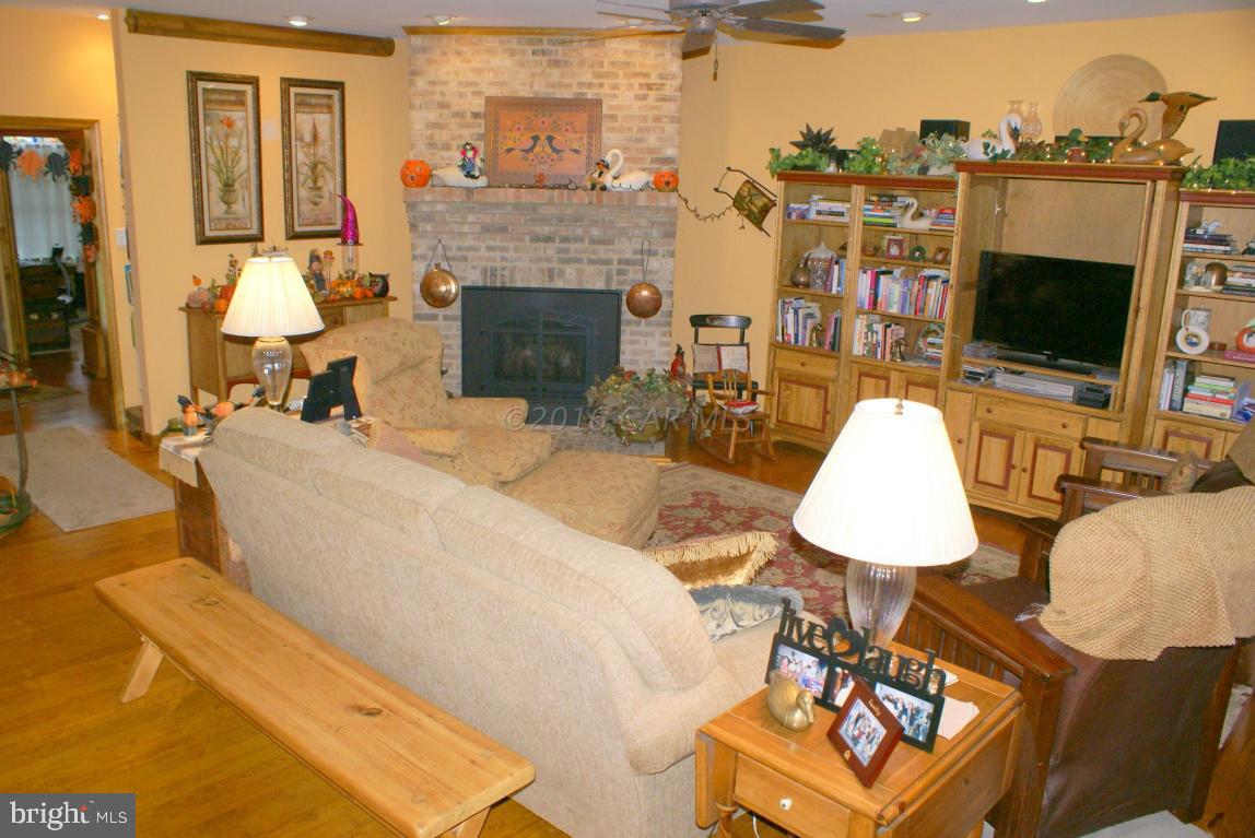 PEMBERTON PONDS - Residential