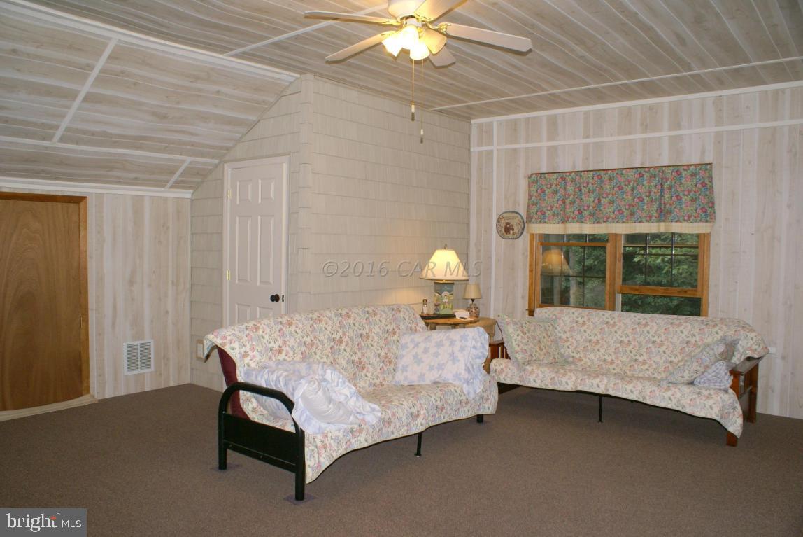 PEMBERTON PONDS - Residential