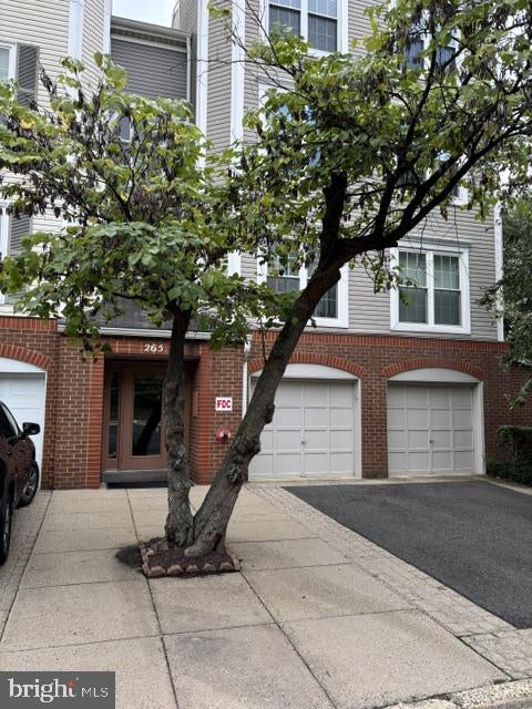 Condo For Rent - 265 S Pickett Street #402<br/> Alexandria City County, ALEXANDRIA, VA 22304