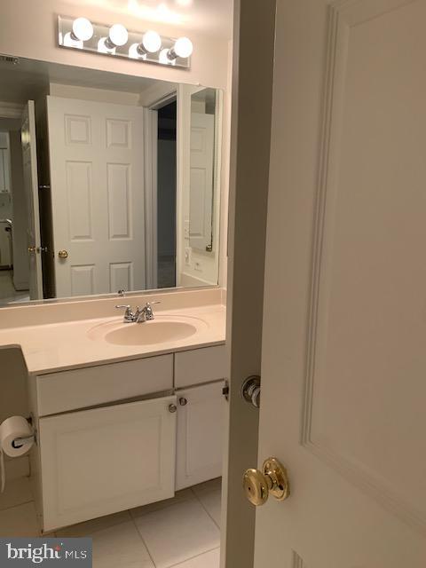 WINDSOR PLAZA - Residential Lease