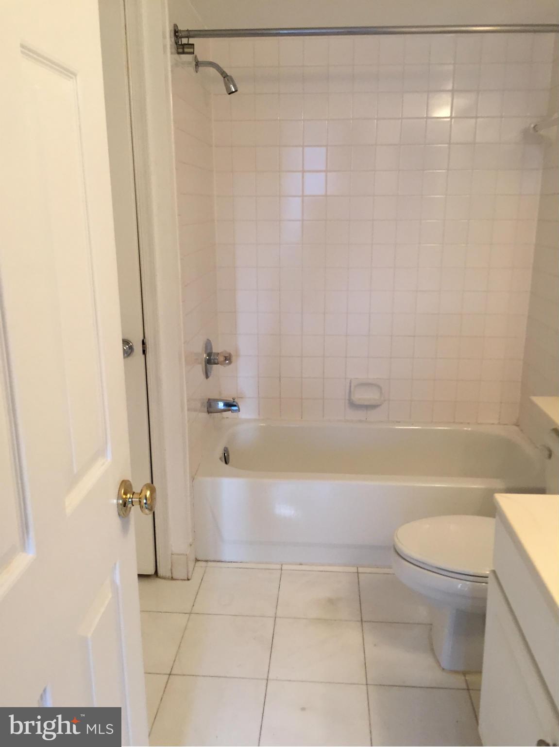 WINDSOR PLAZA - Residential Lease