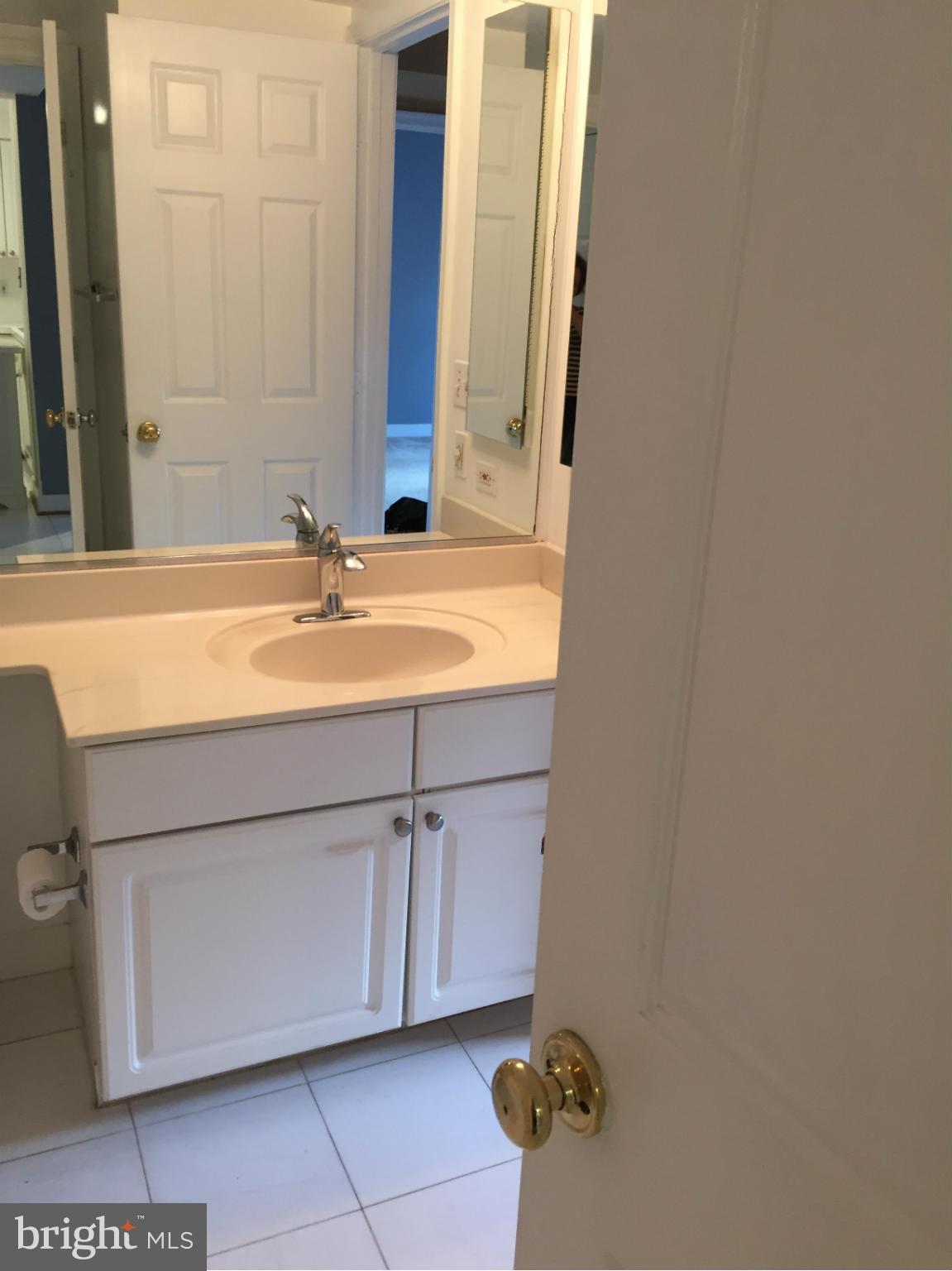 WINDSOR PLAZA - Residential Lease