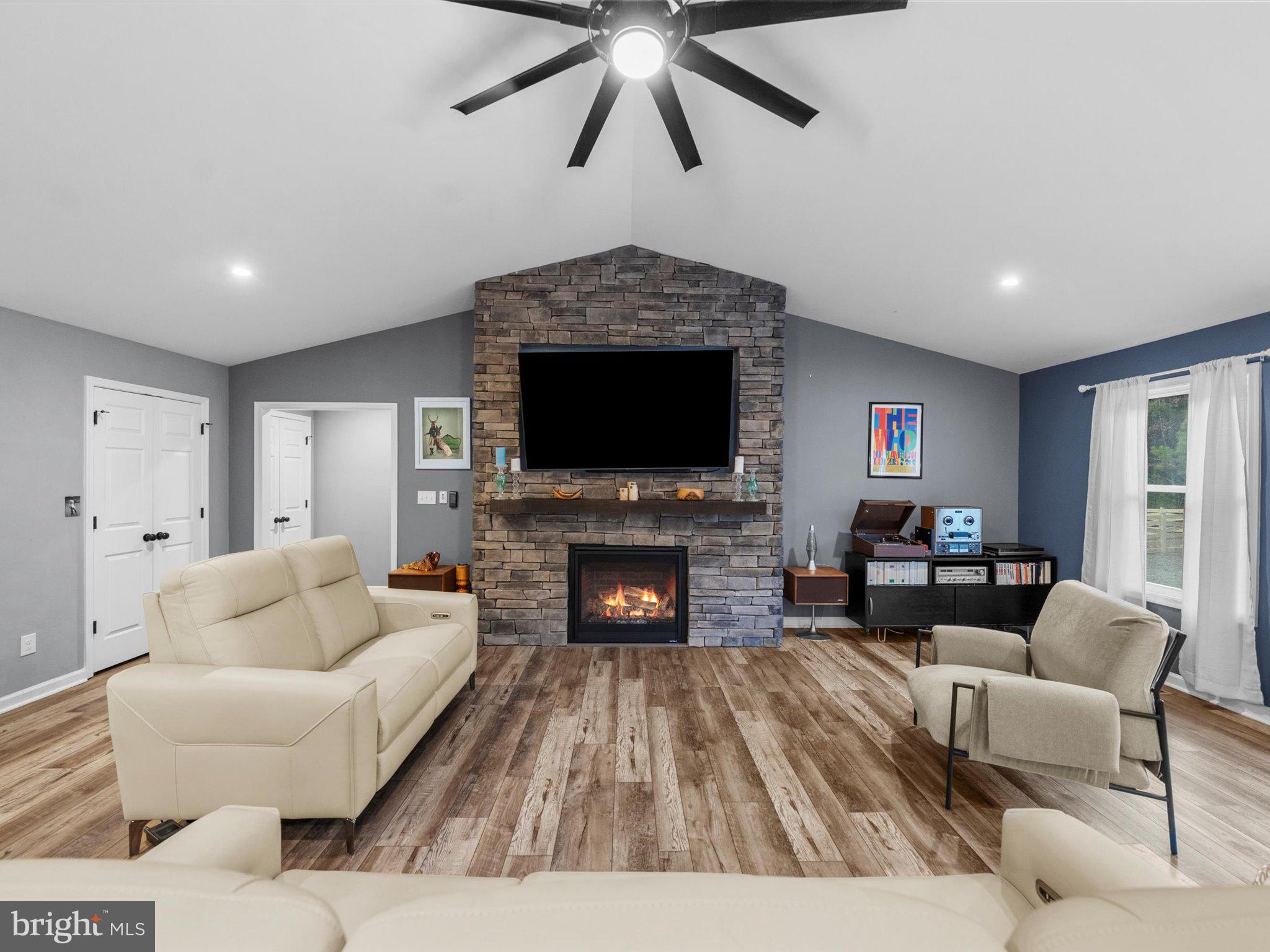 367 PINEHURST DRIVE
