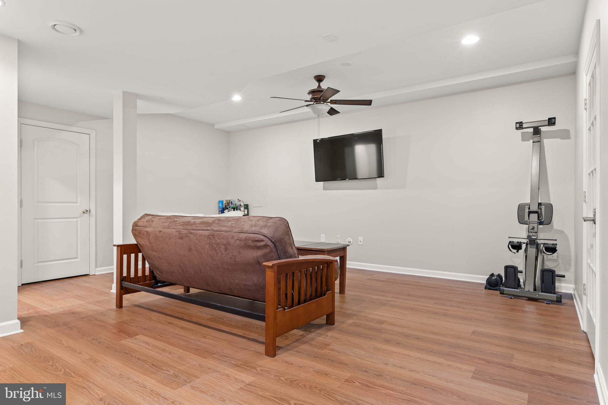 COLD POINT MANOR - Residential
