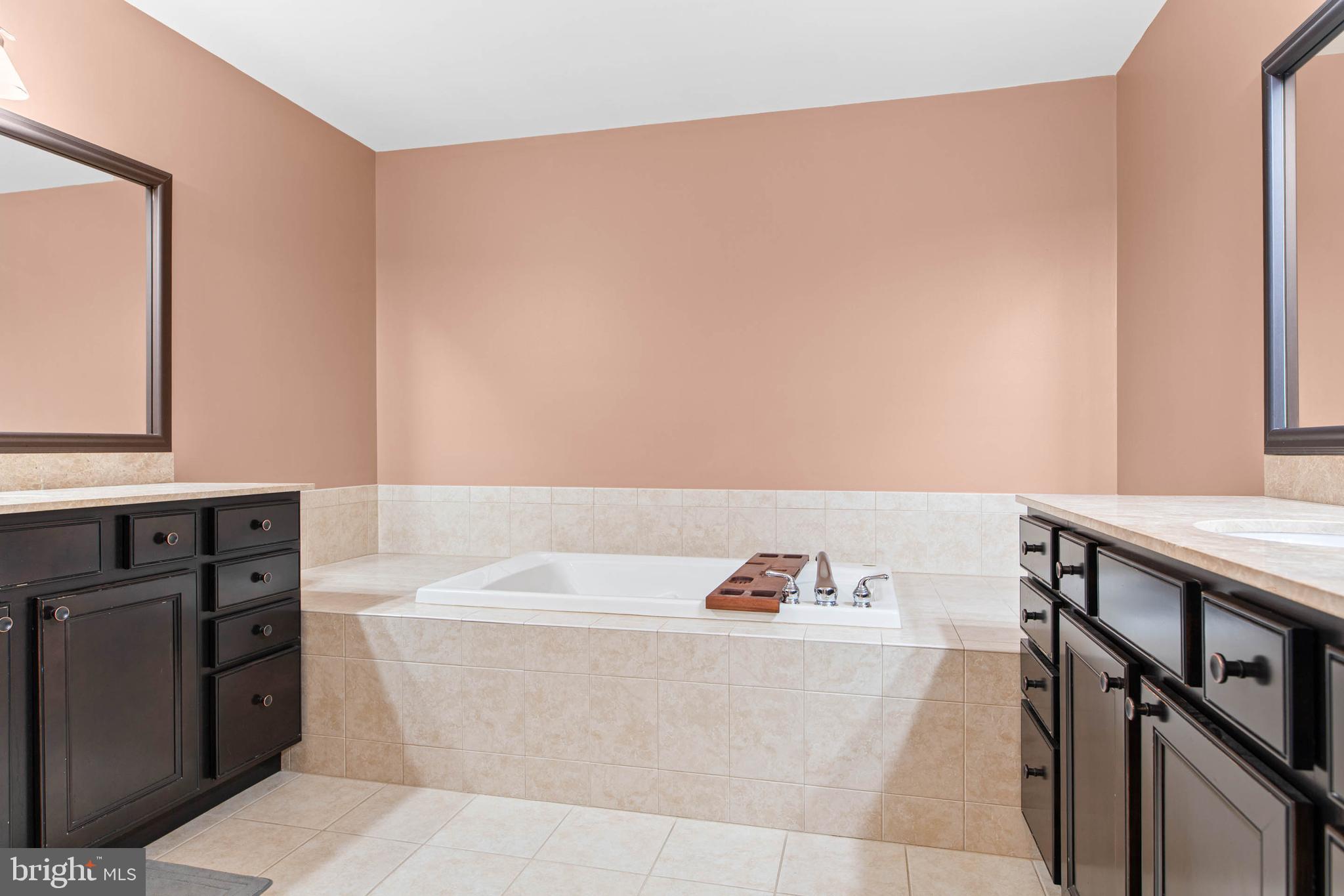 COLD POINT MANOR - Residential