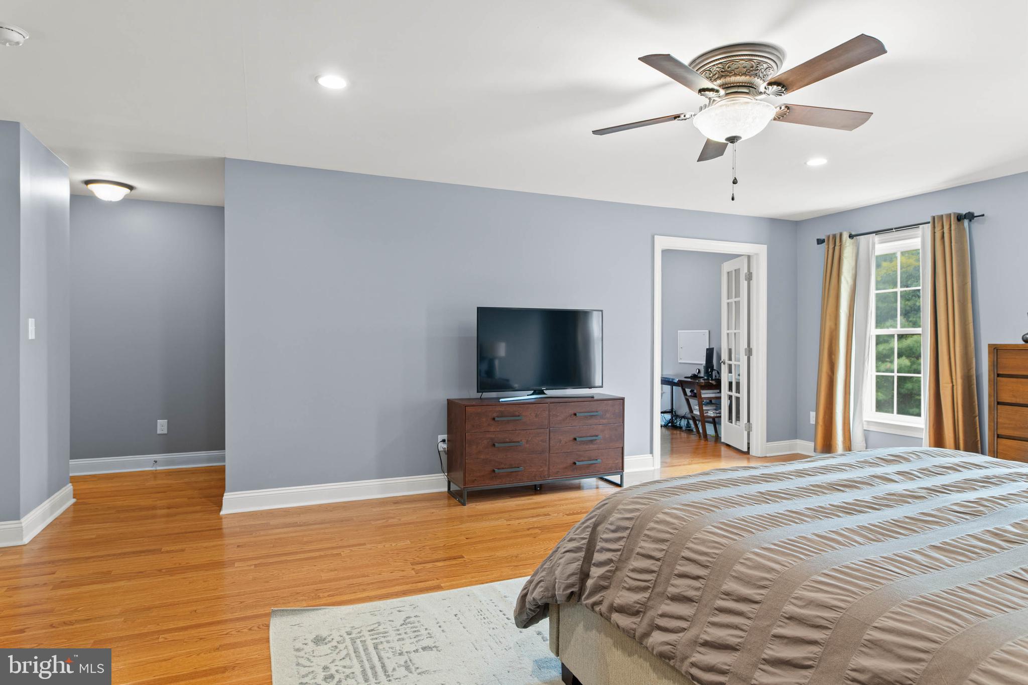 COLD POINT MANOR - Residential