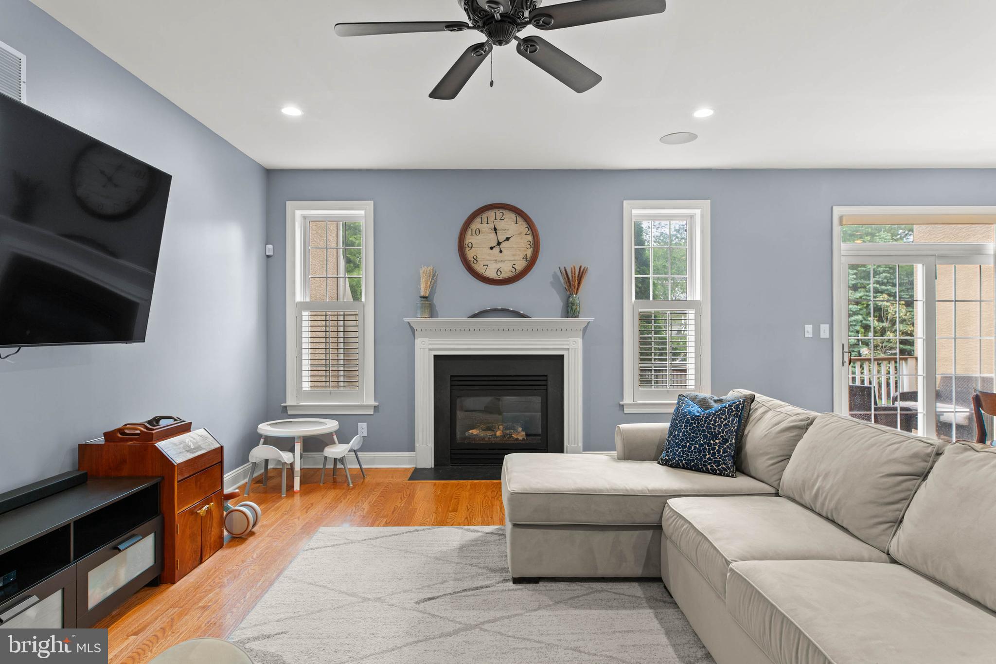 COLD POINT MANOR - Residential