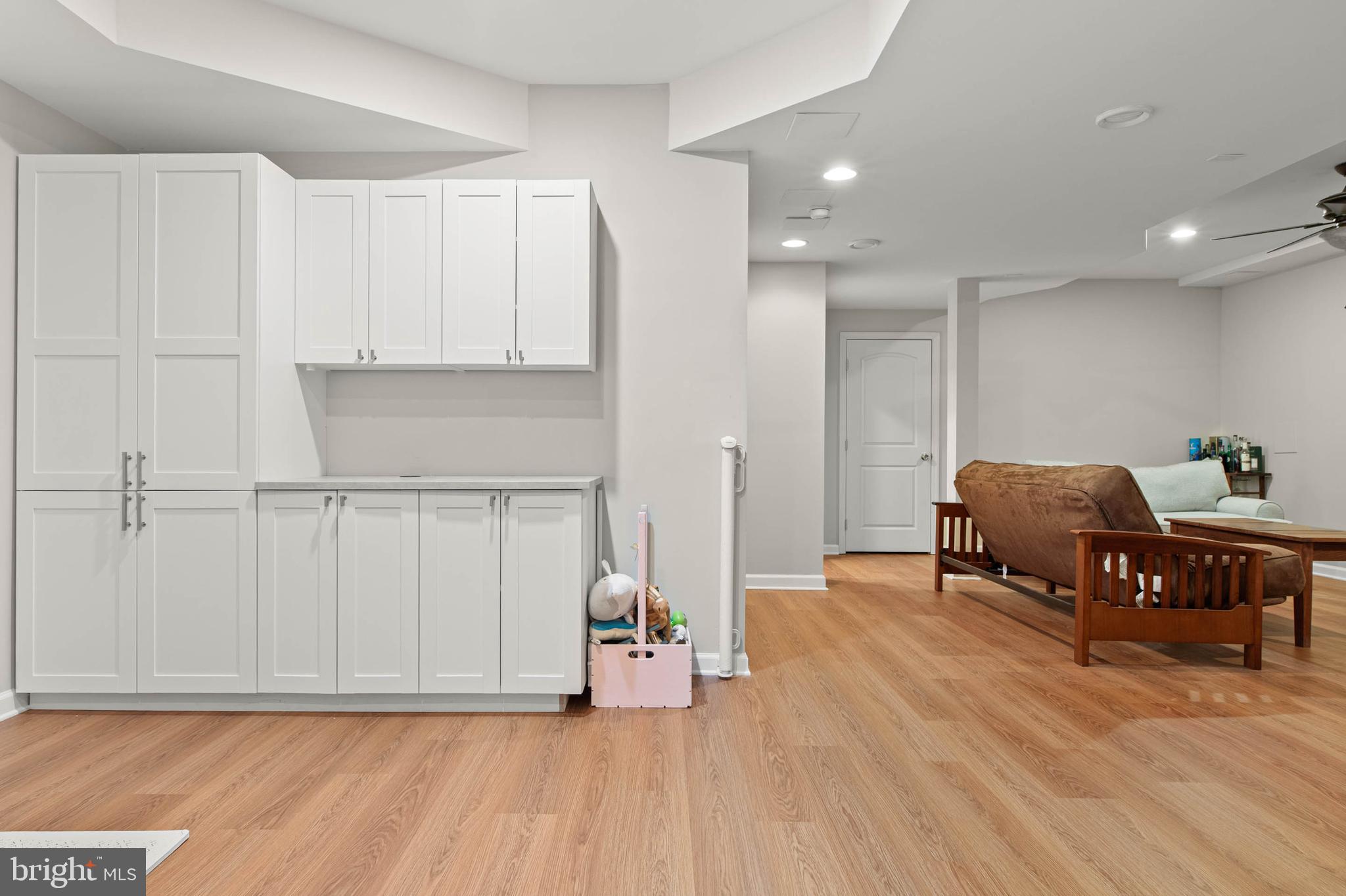 COLD POINT MANOR - Residential