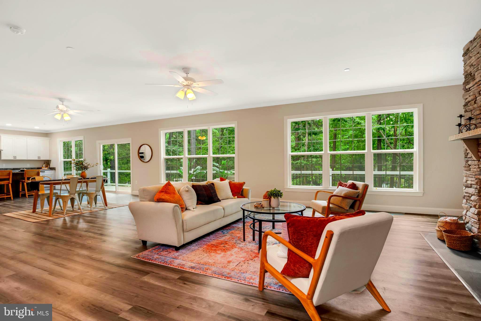 DRUM POINT - Residential