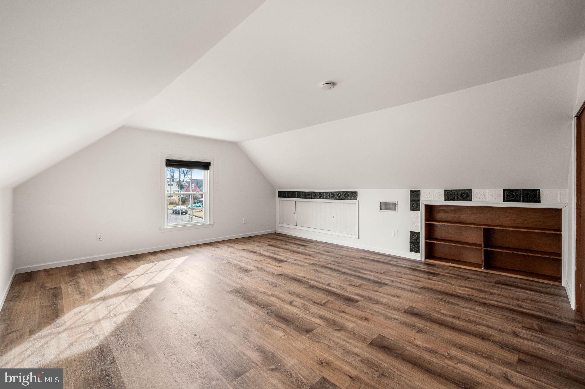 FORSYTHIA GATE - Residential