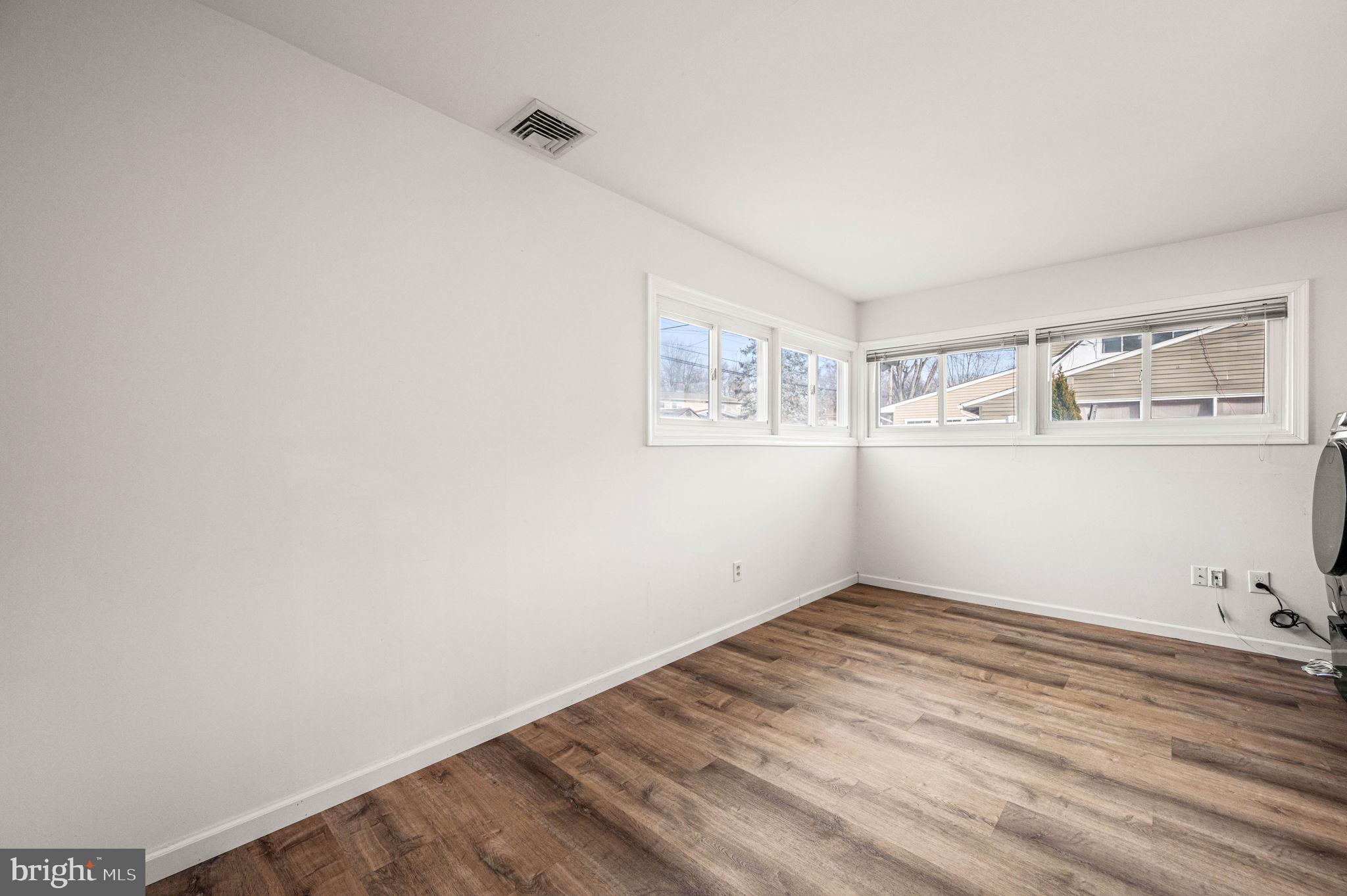 FORSYTHIA GATE - Residential