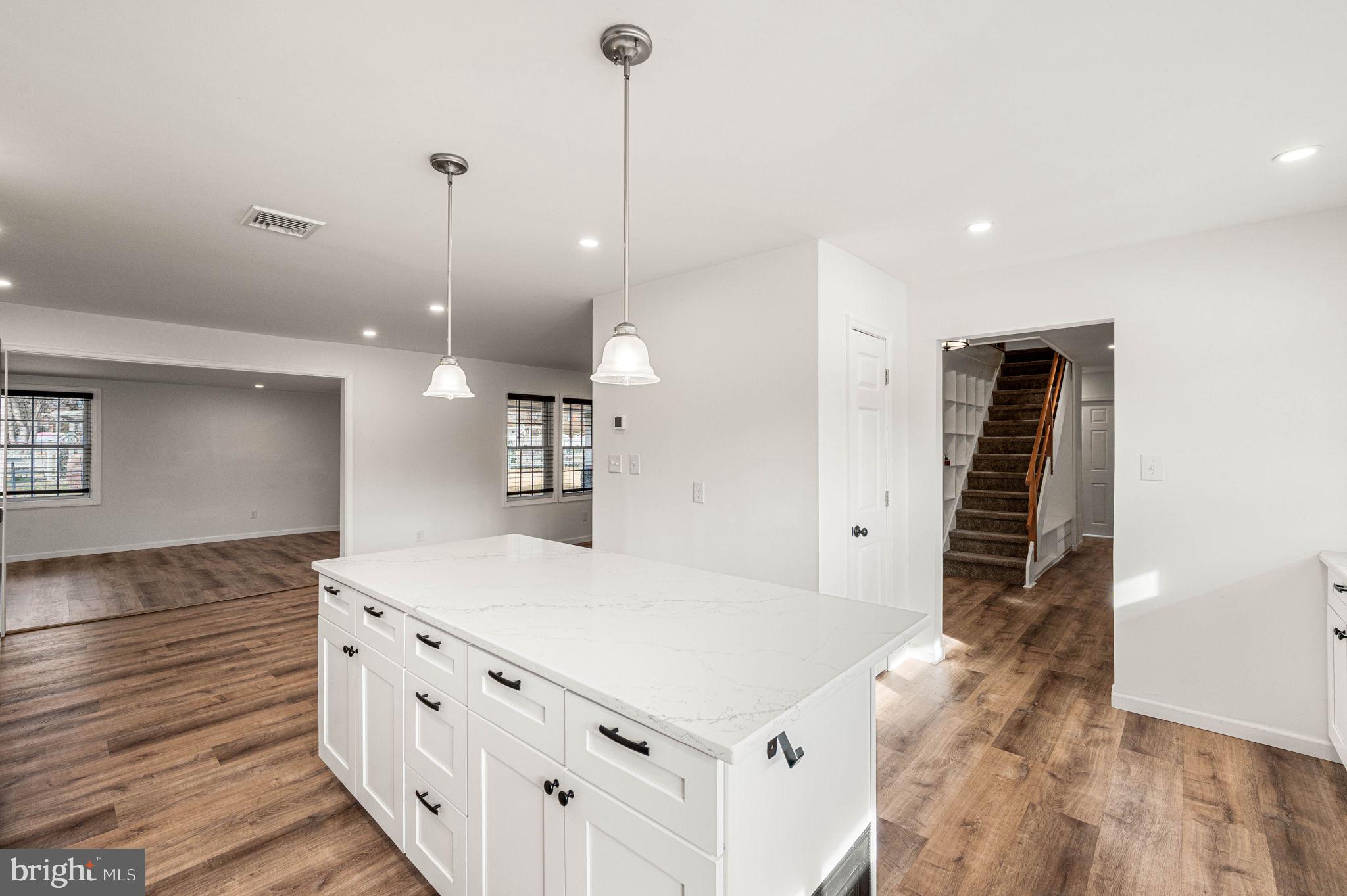 FORSYTHIA GATE - Residential