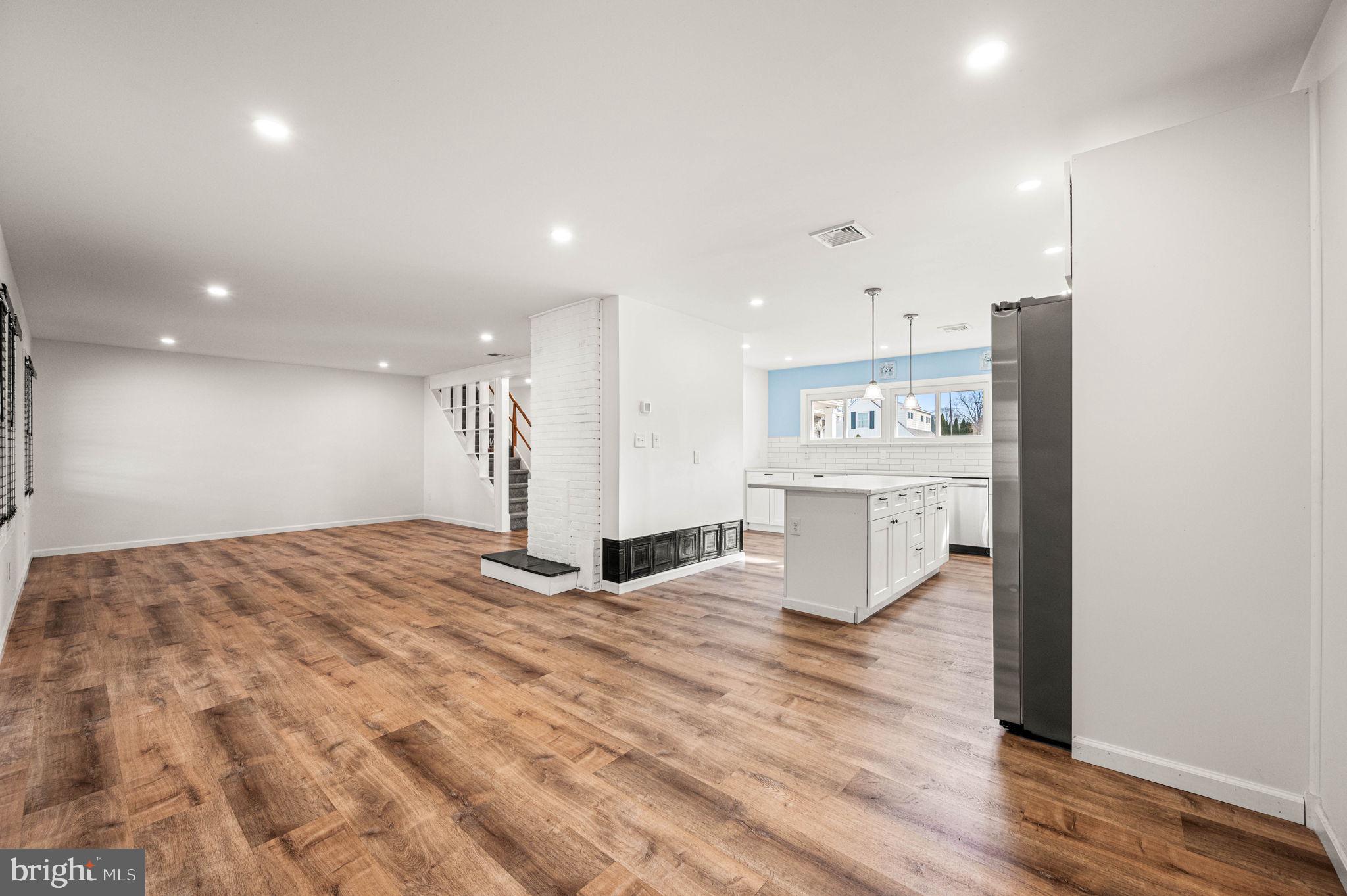 FORSYTHIA GATE - Residential