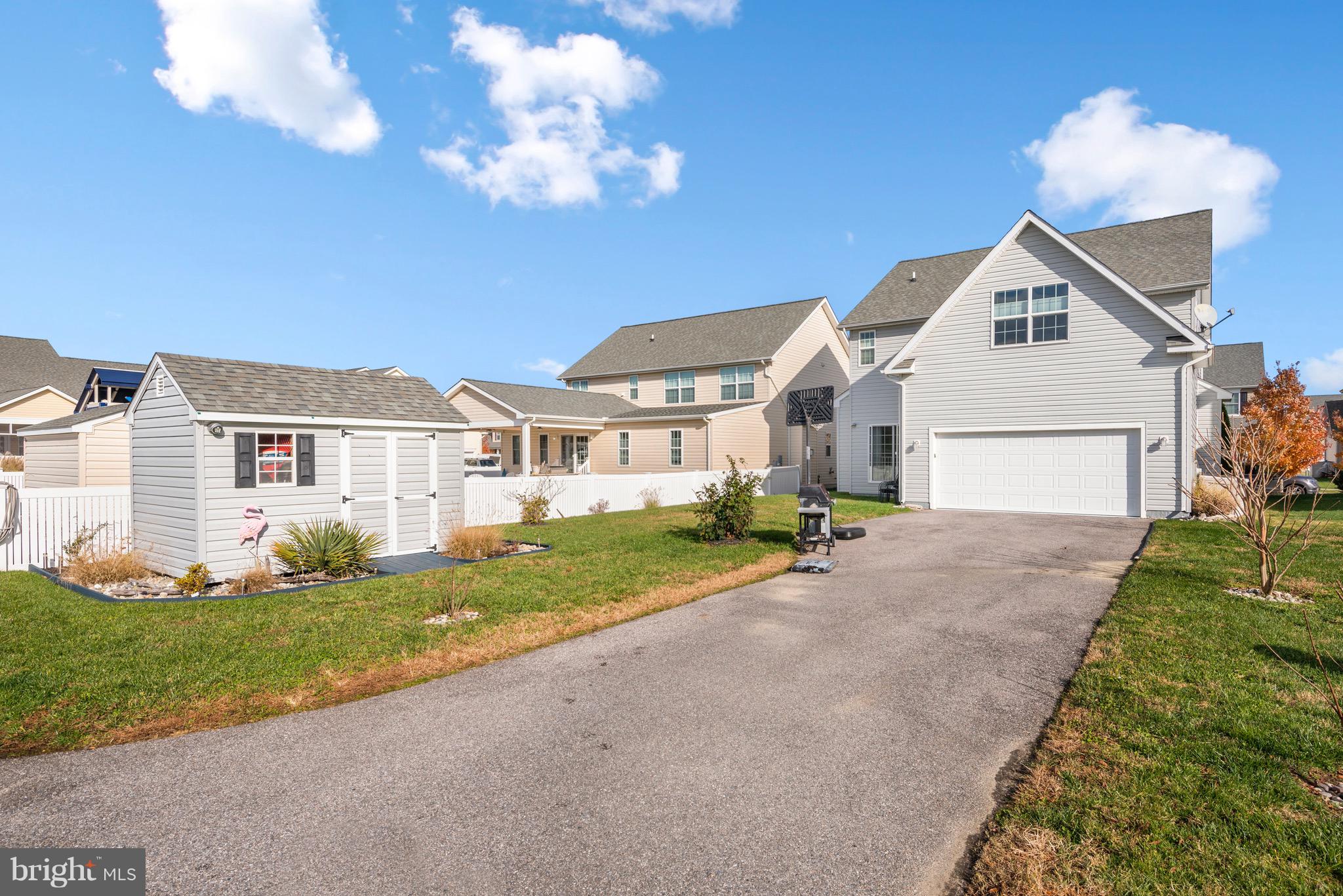 ELLENDALE - Residential