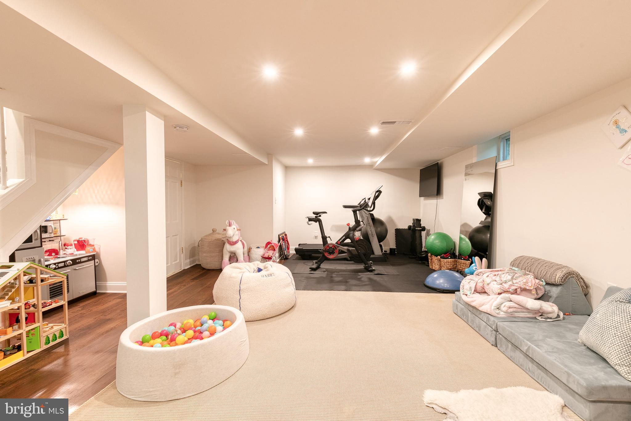 HOMELAND HISTORIC DISTRICT - Residential