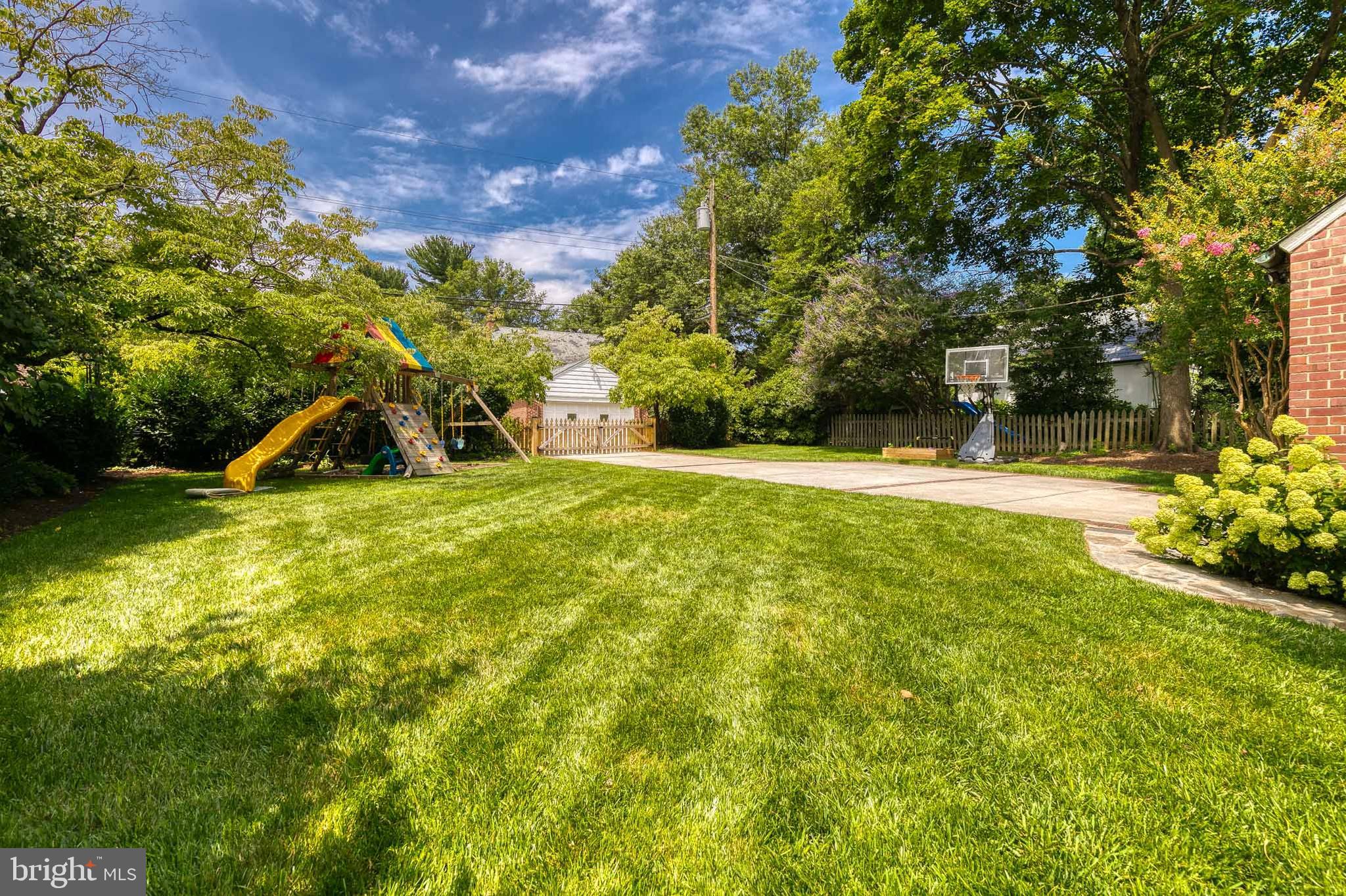 HOMELAND HISTORIC DISTRICT - Residential