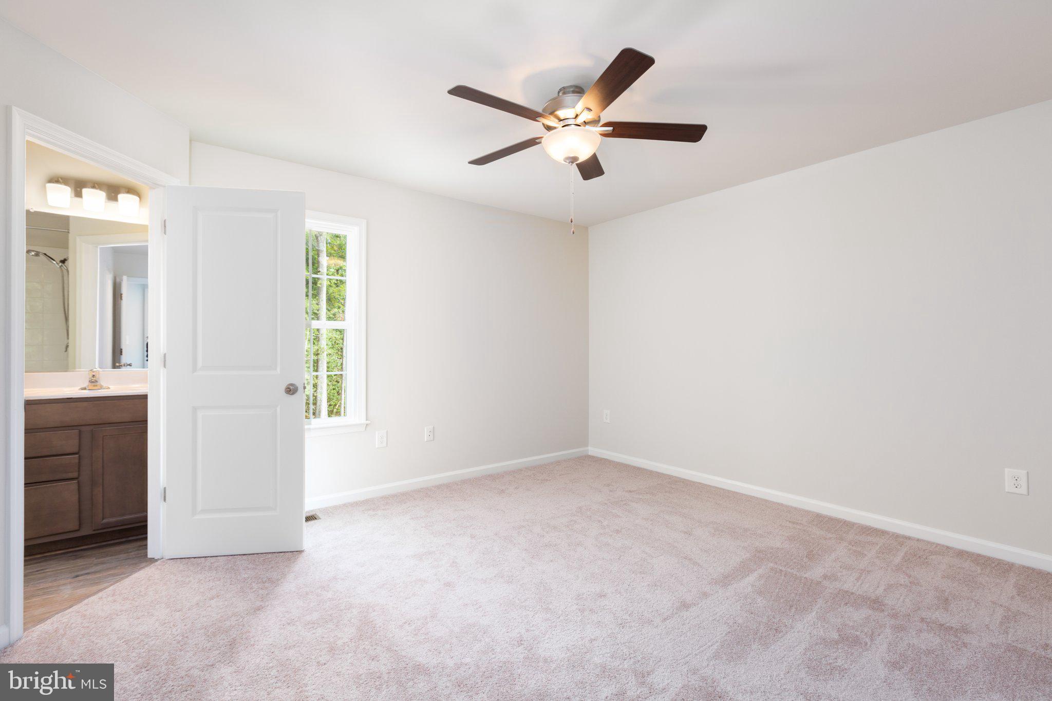 LAKE CAROLINE - Residential