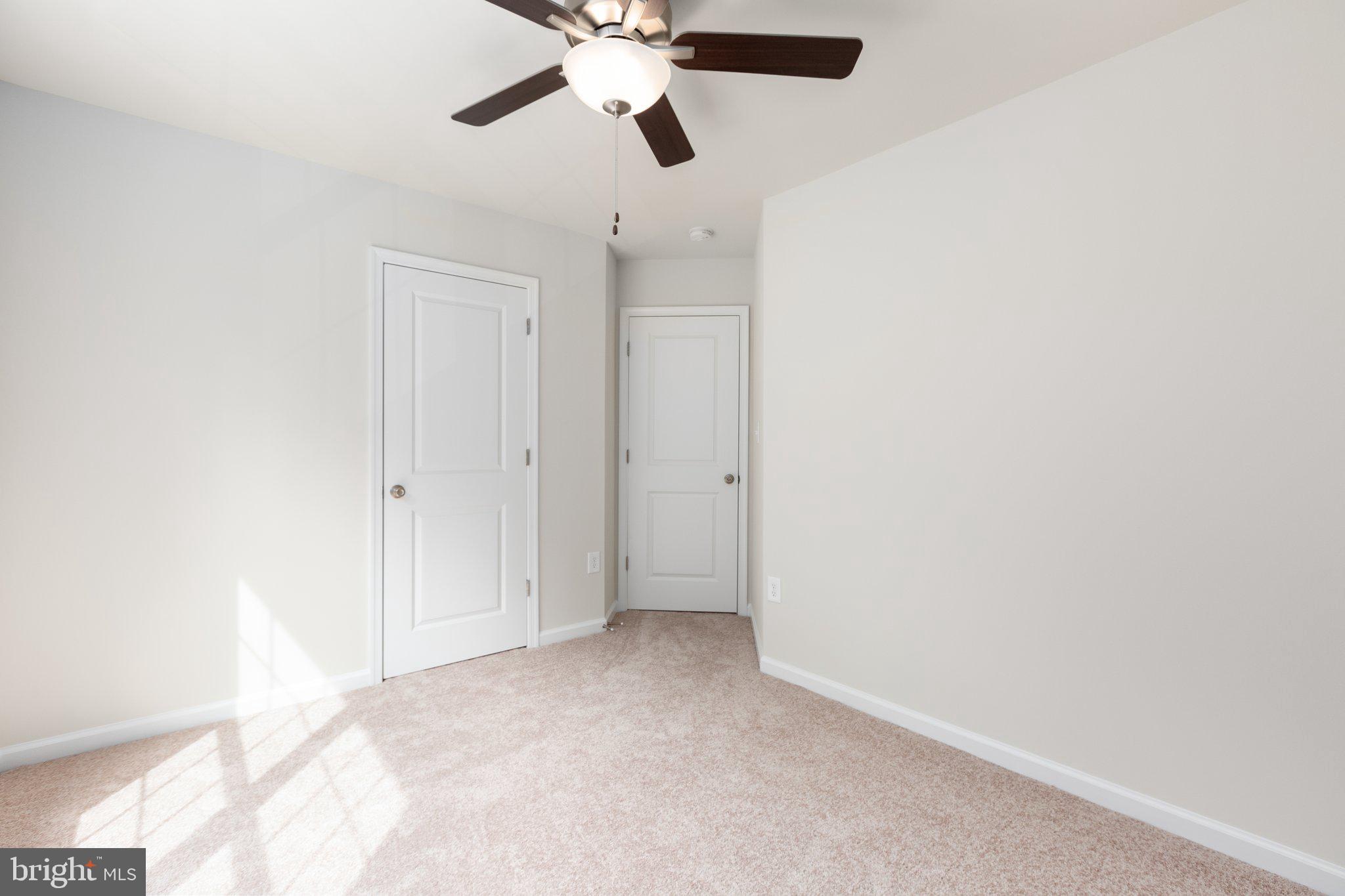 LAKE CAROLINE - Residential