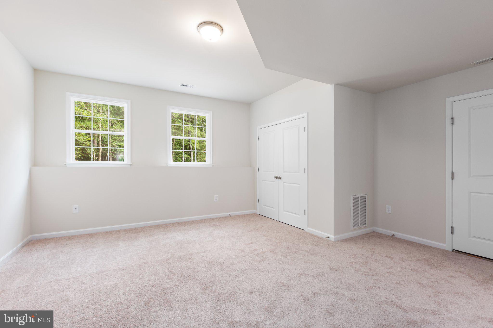 LAKE CAROLINE - Residential