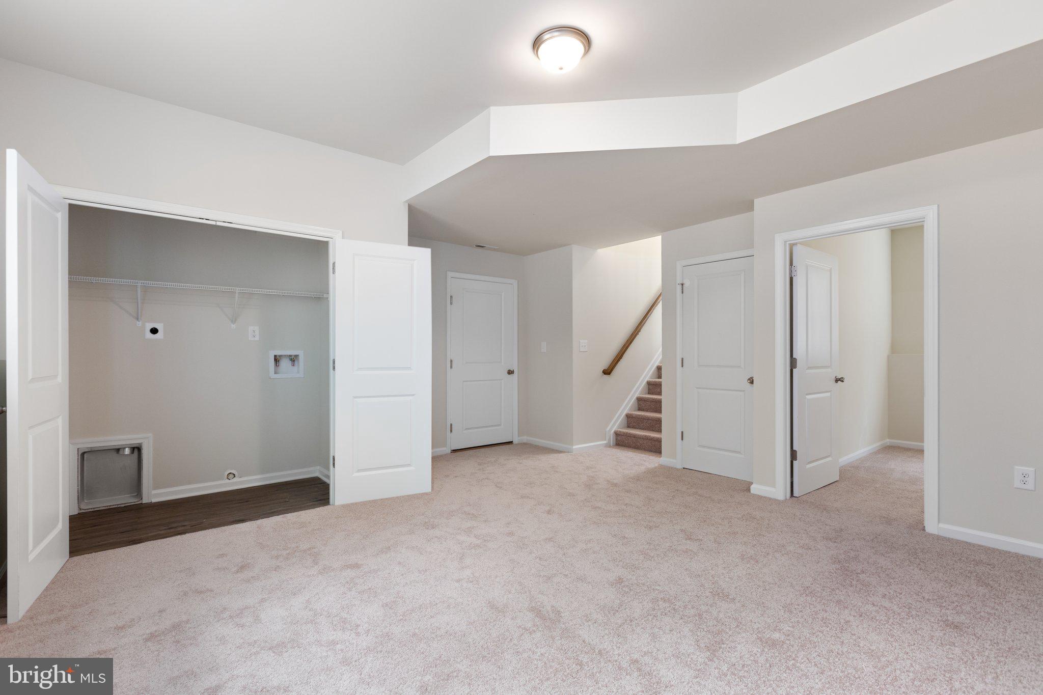 LAKE CAROLINE - Residential