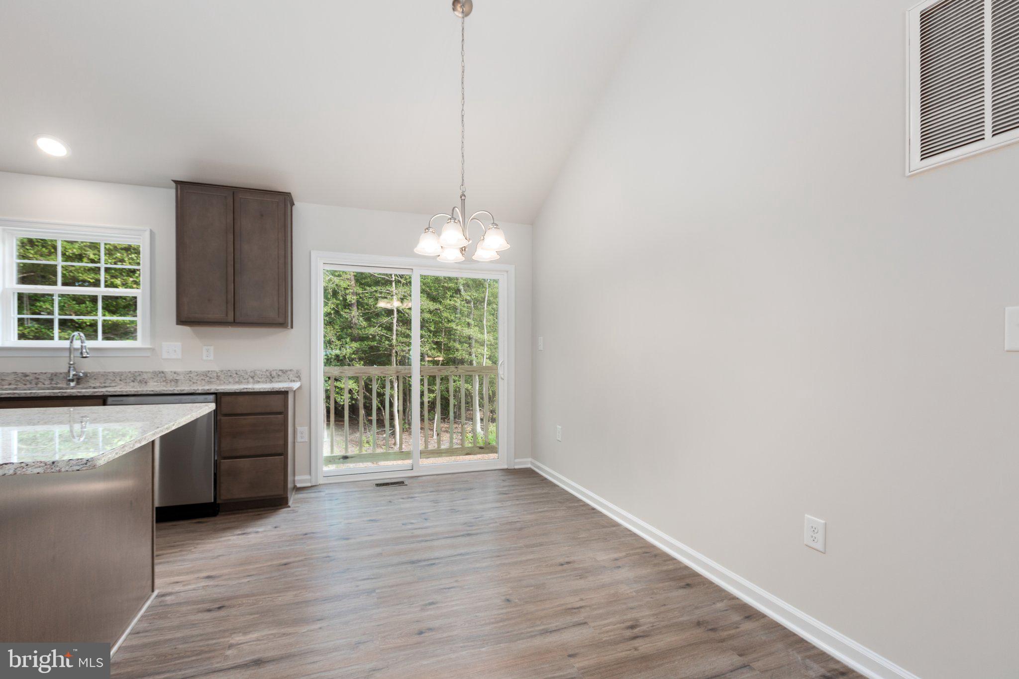 LAKE CAROLINE - Residential