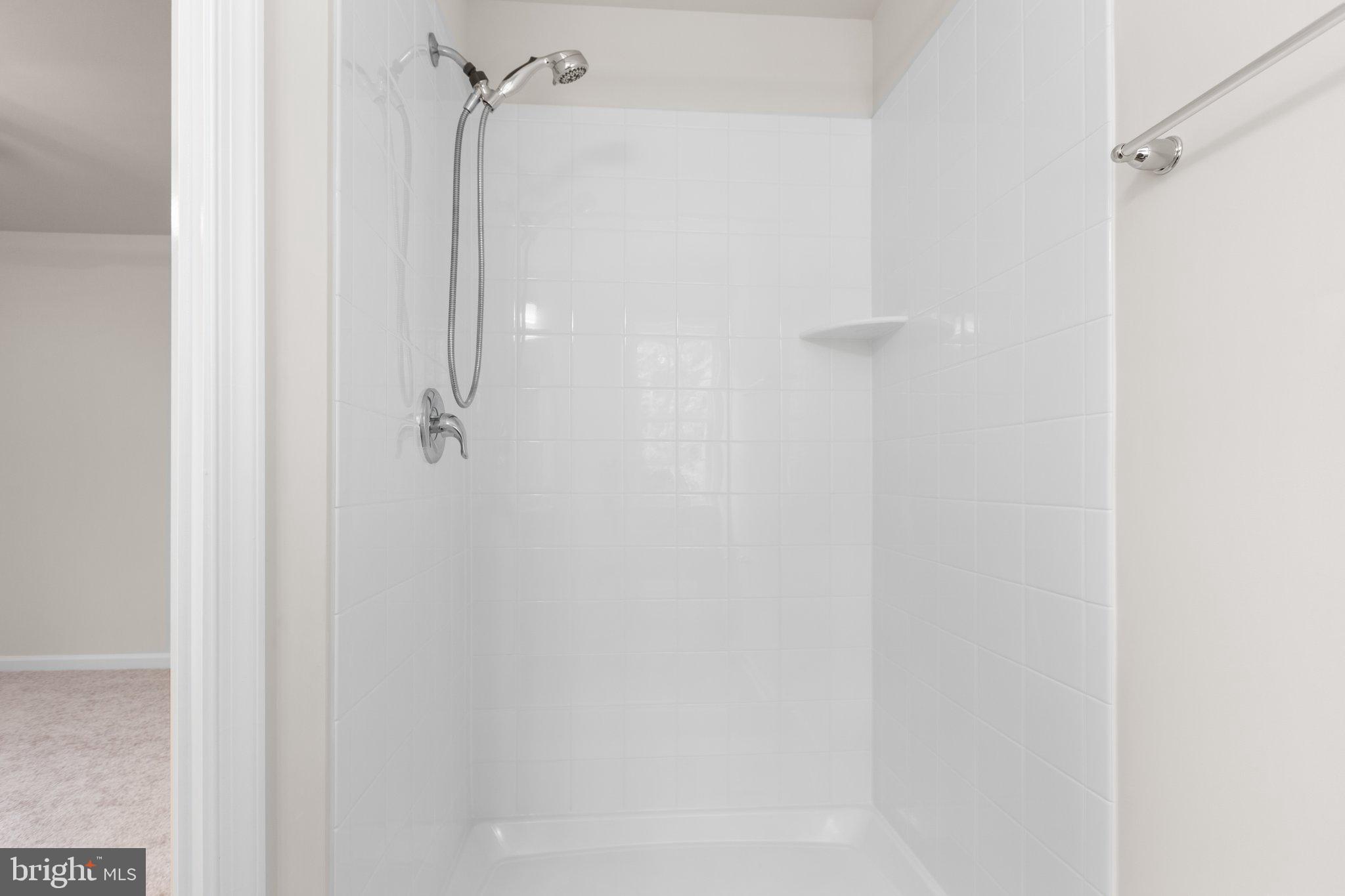 LAKE CAROLINE - Residential