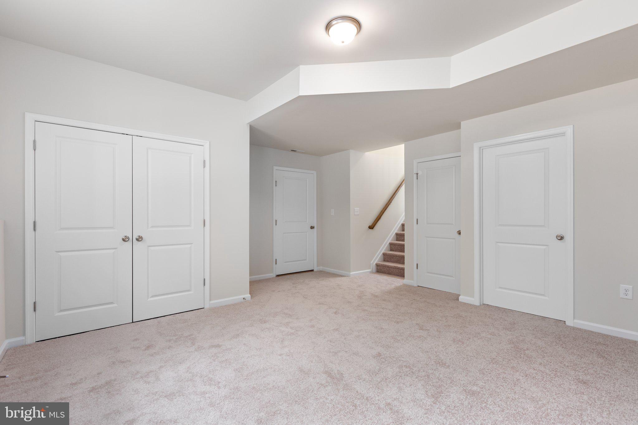 LAKE CAROLINE - Residential