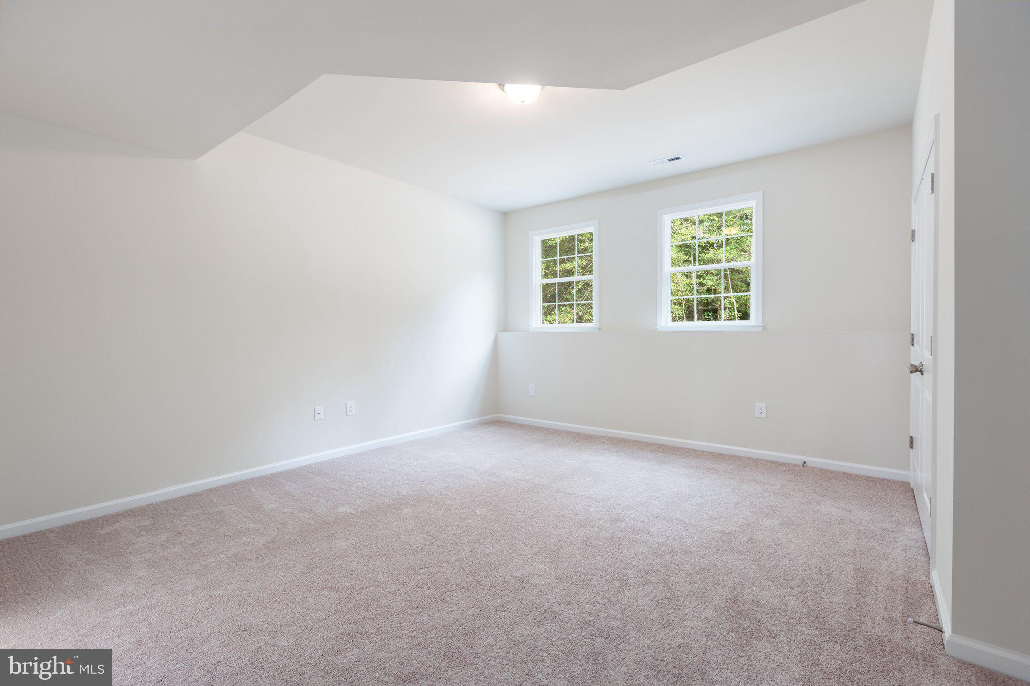 LAKE CAROLINE - Residential