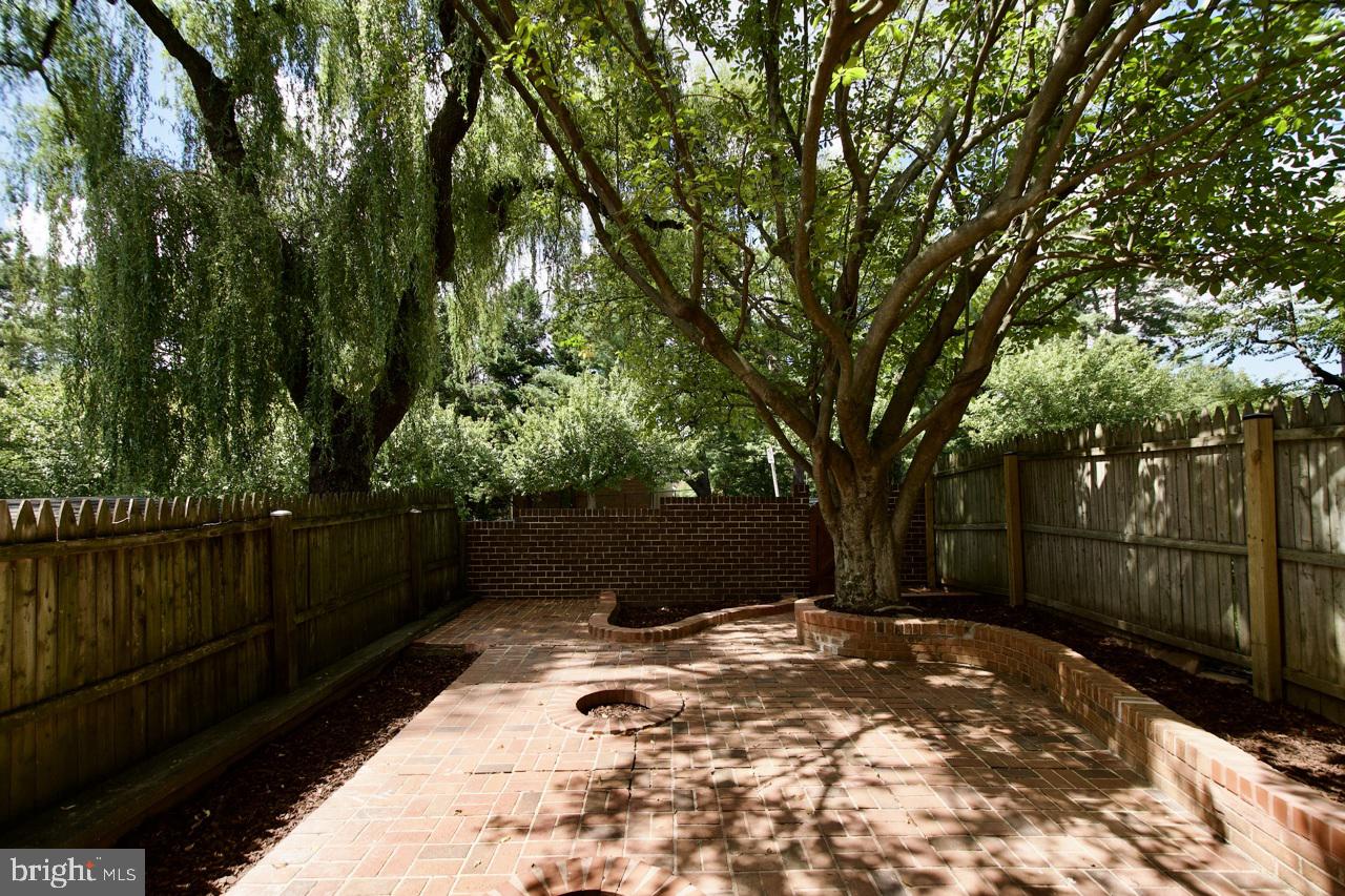 PINECREST HEIGHTS - Residential